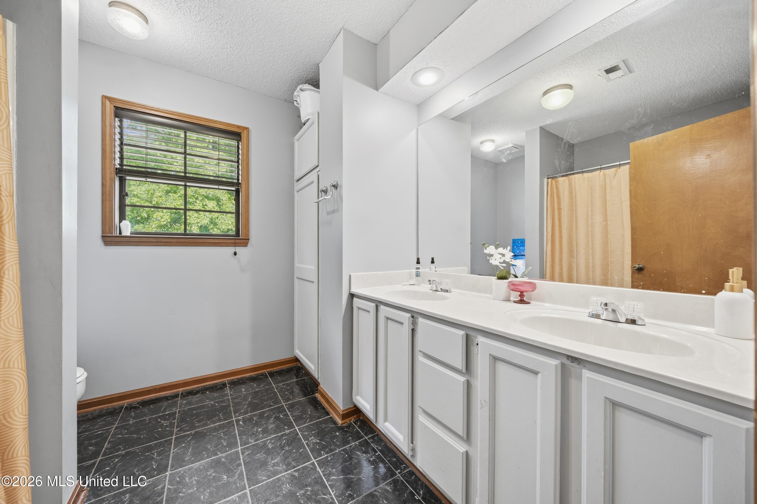 7630 Whitten Hill Drive Property Photo 23
