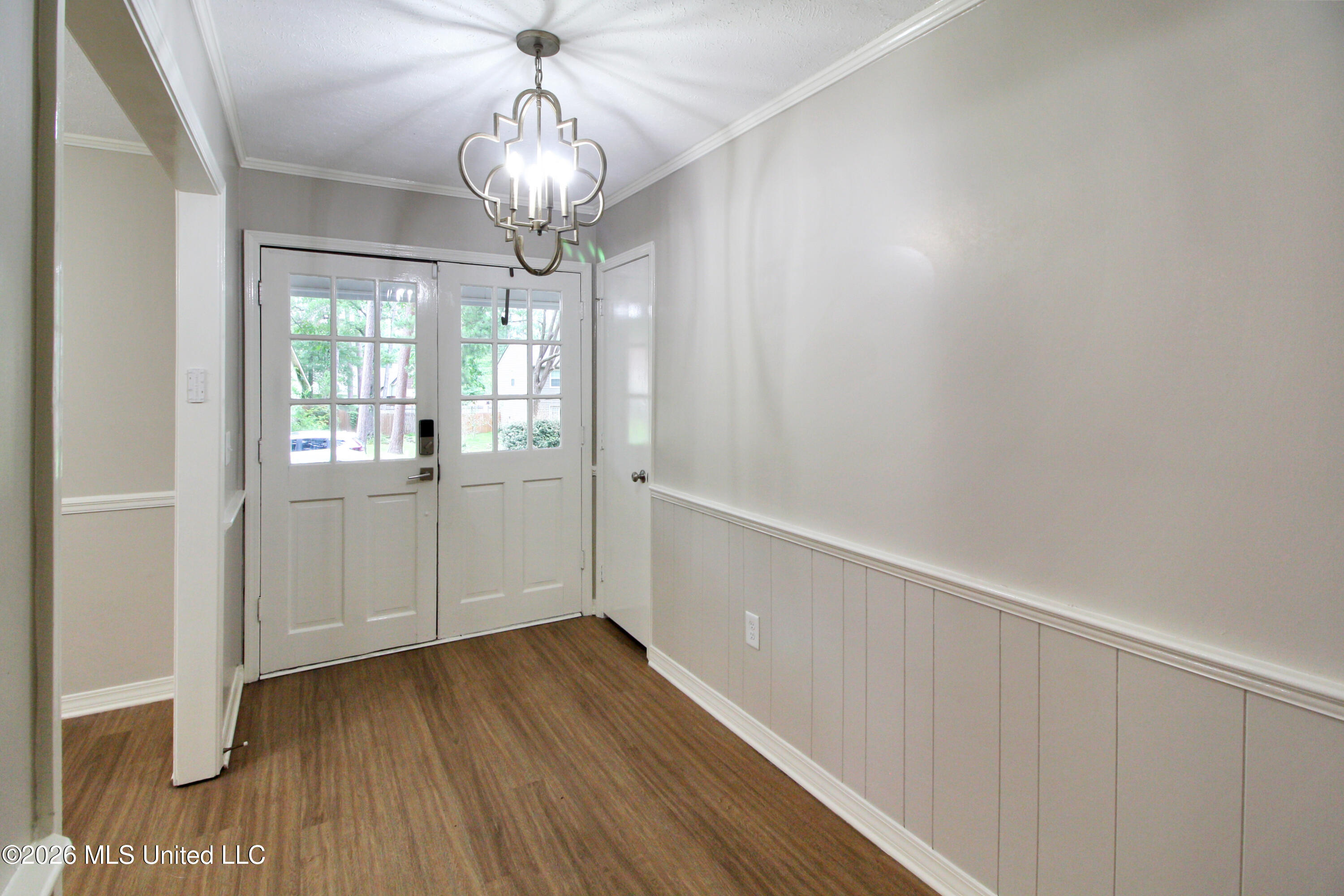 320 Helmsley Drive Property Photo 4