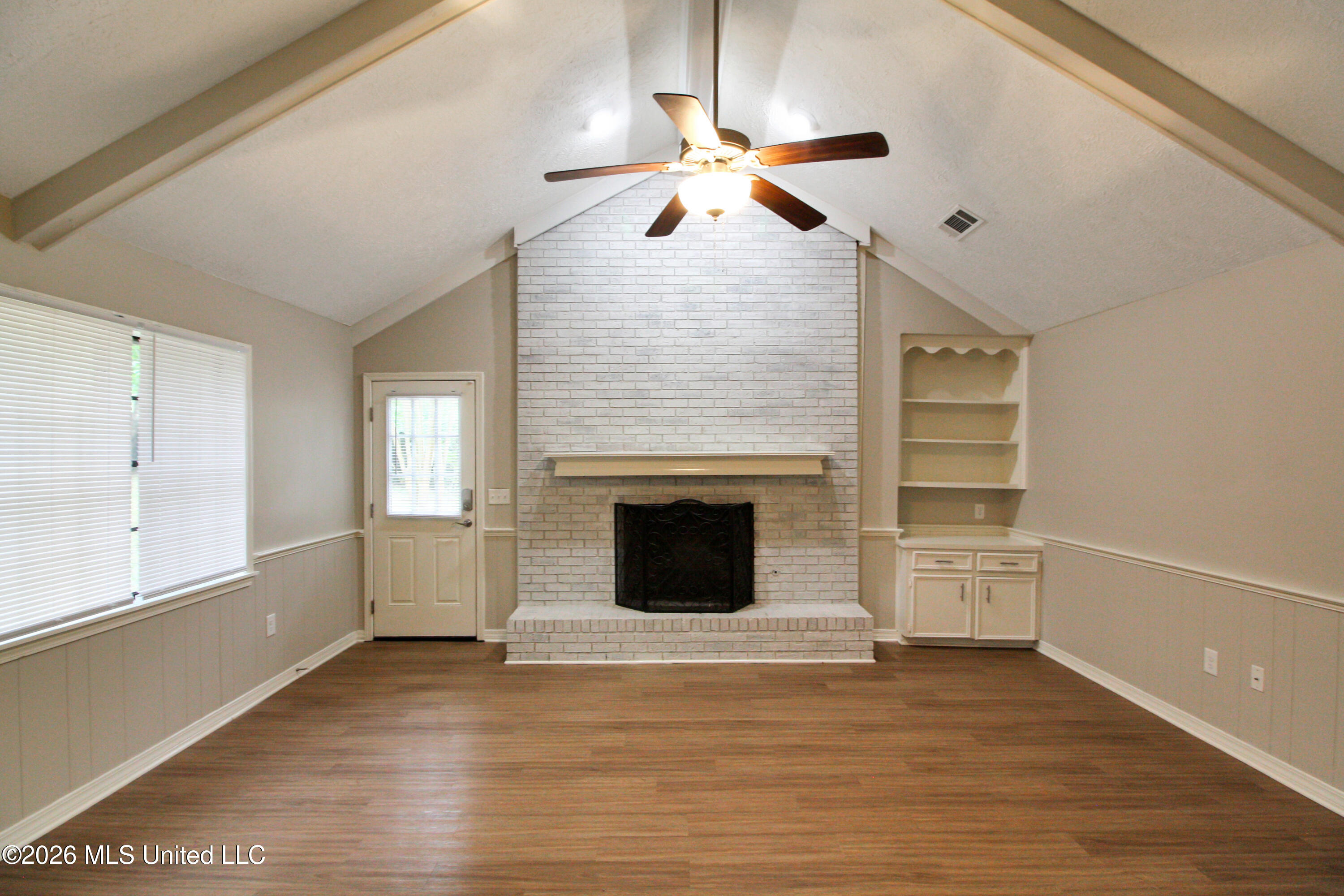 320 Helmsley Drive Property Photo 6