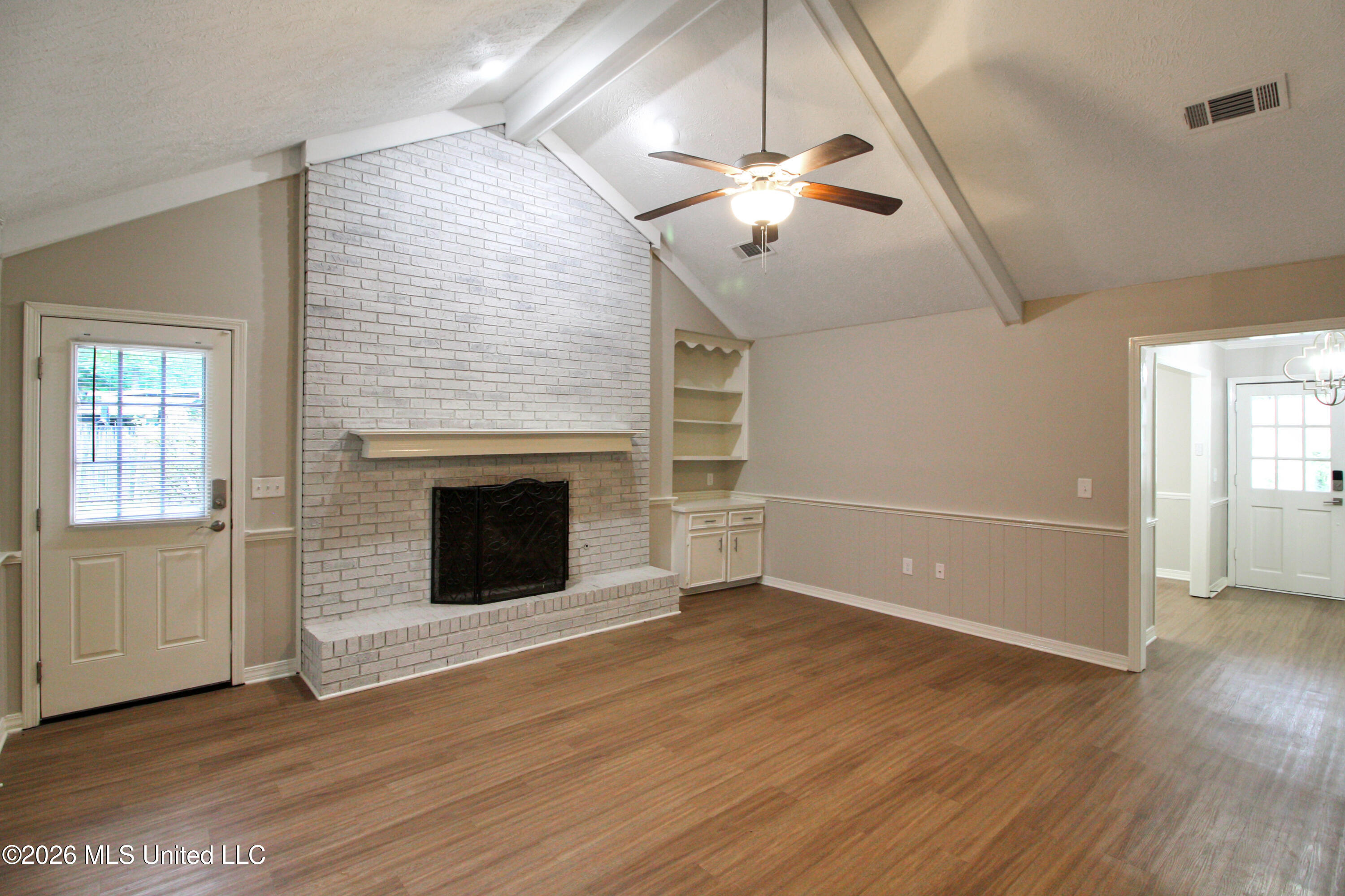 320 Helmsley Drive Property Photo 7