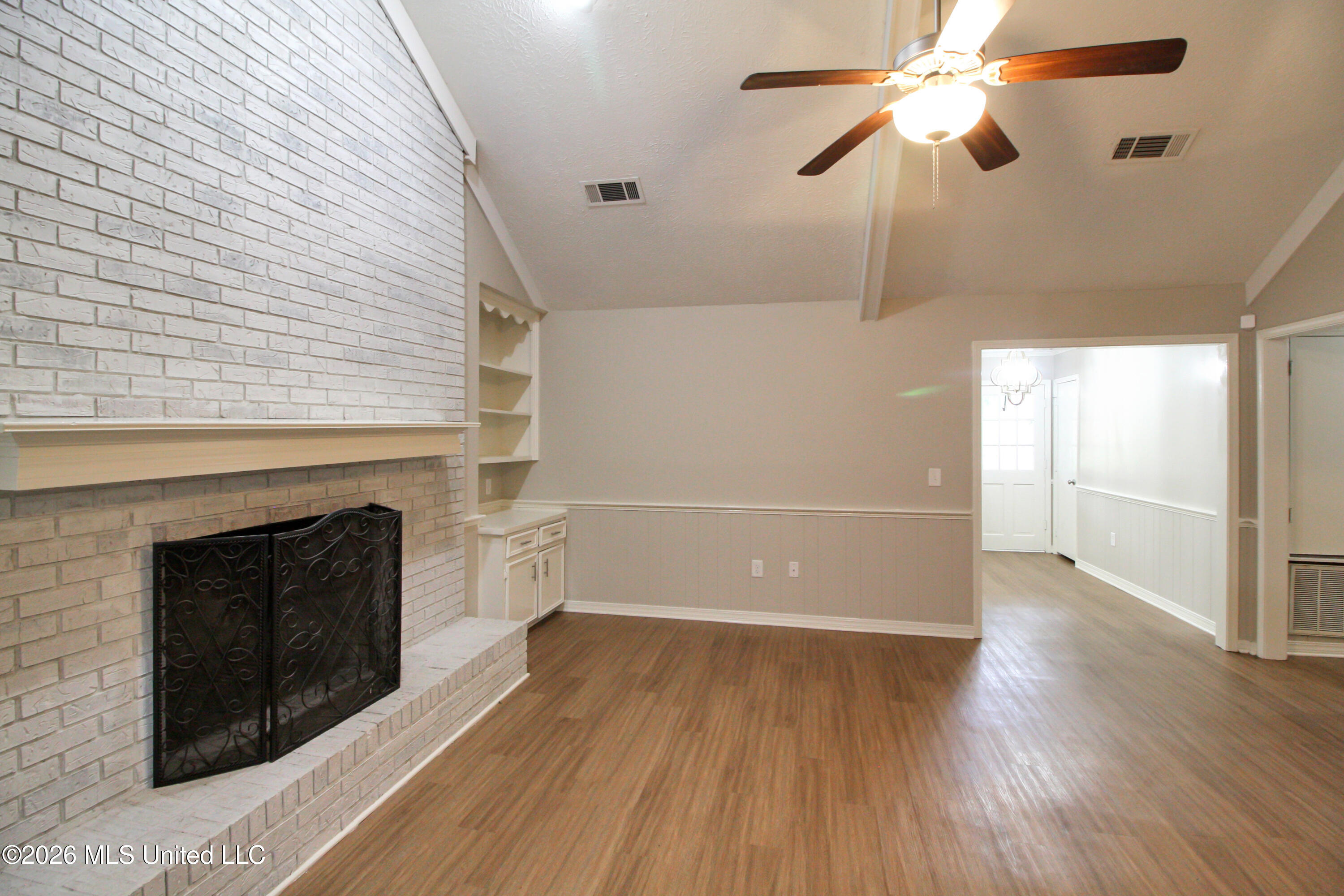 320 Helmsley Drive Property Photo 8