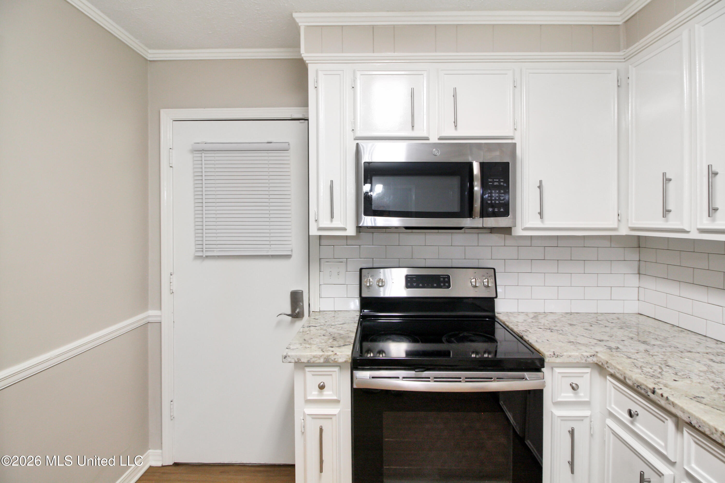 320 Helmsley Drive Property Photo 11
