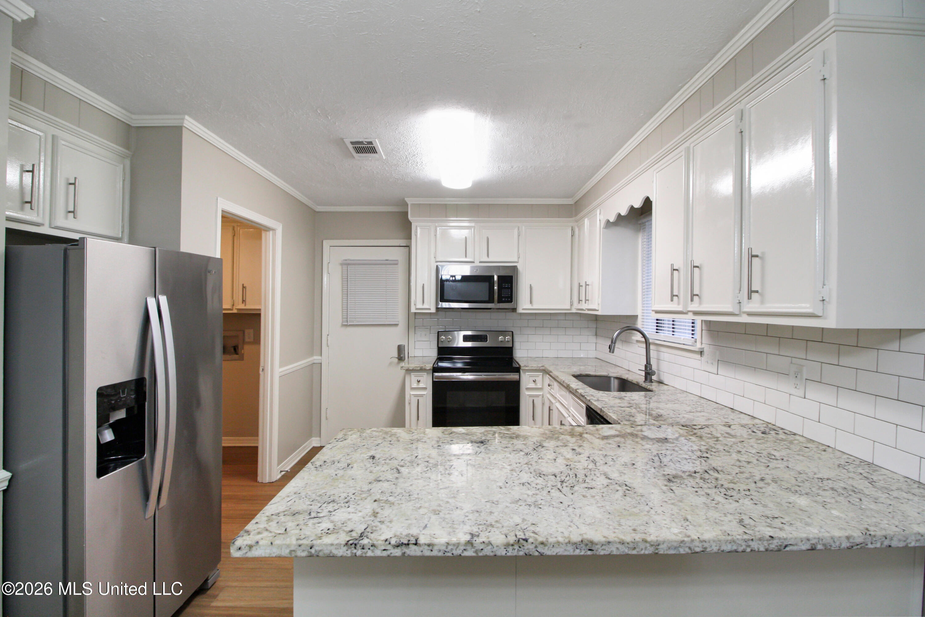 320 Helmsley Drive Property Photo 12