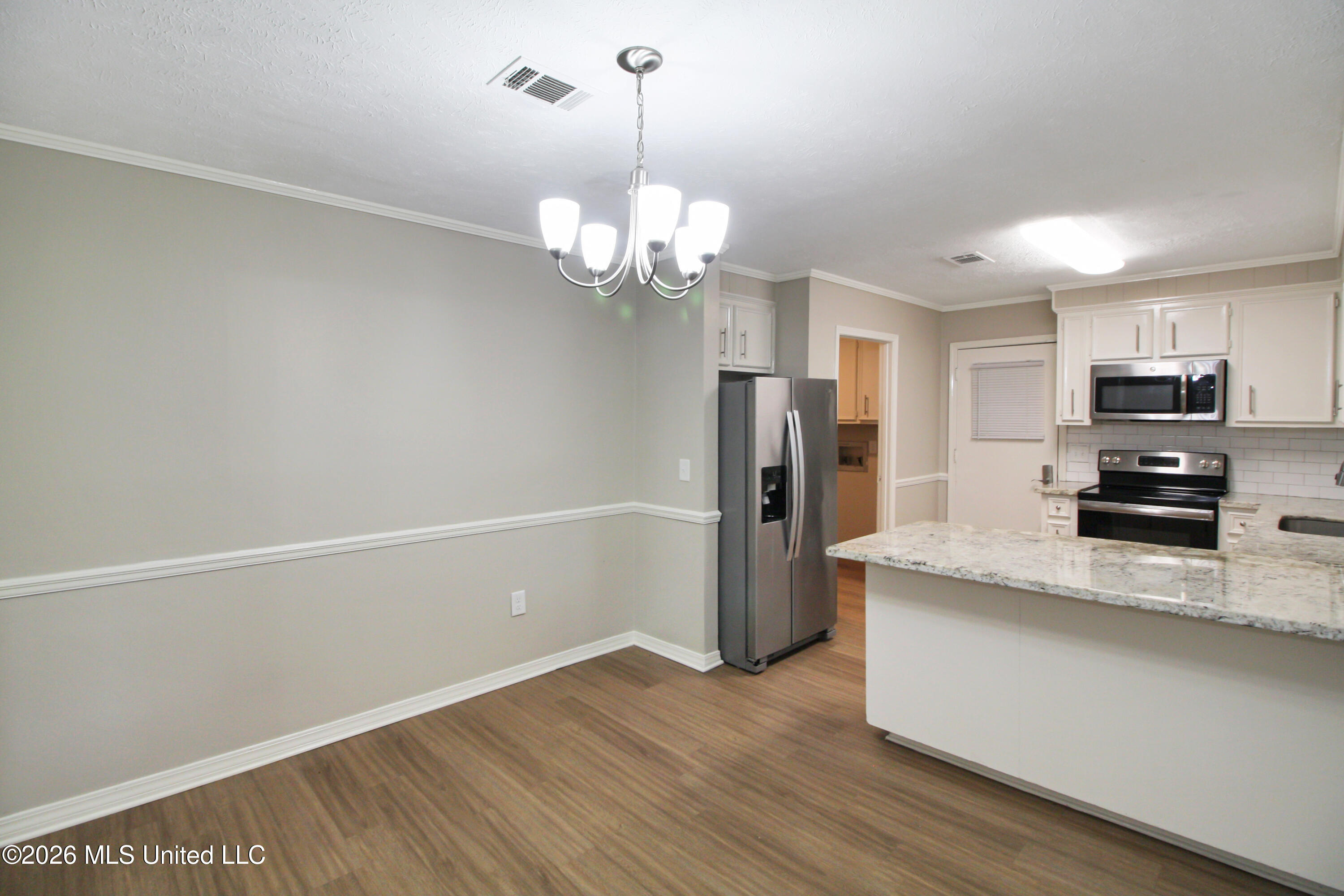 320 Helmsley Drive Property Photo 15