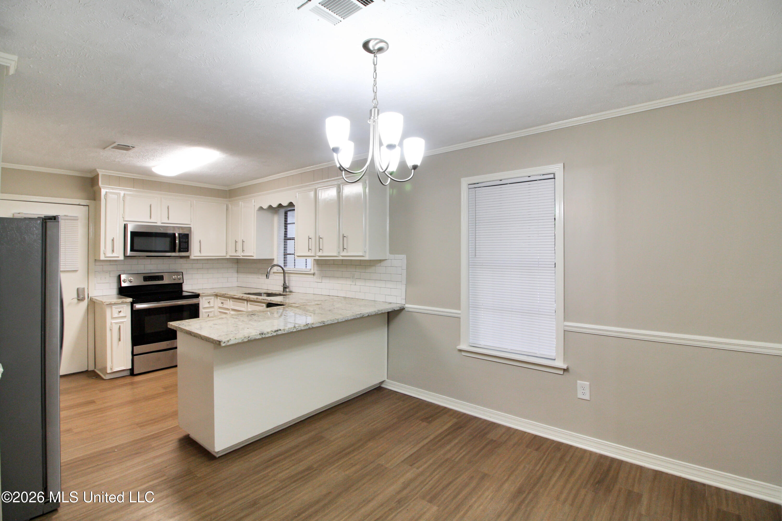 320 Helmsley Drive Property Photo 16