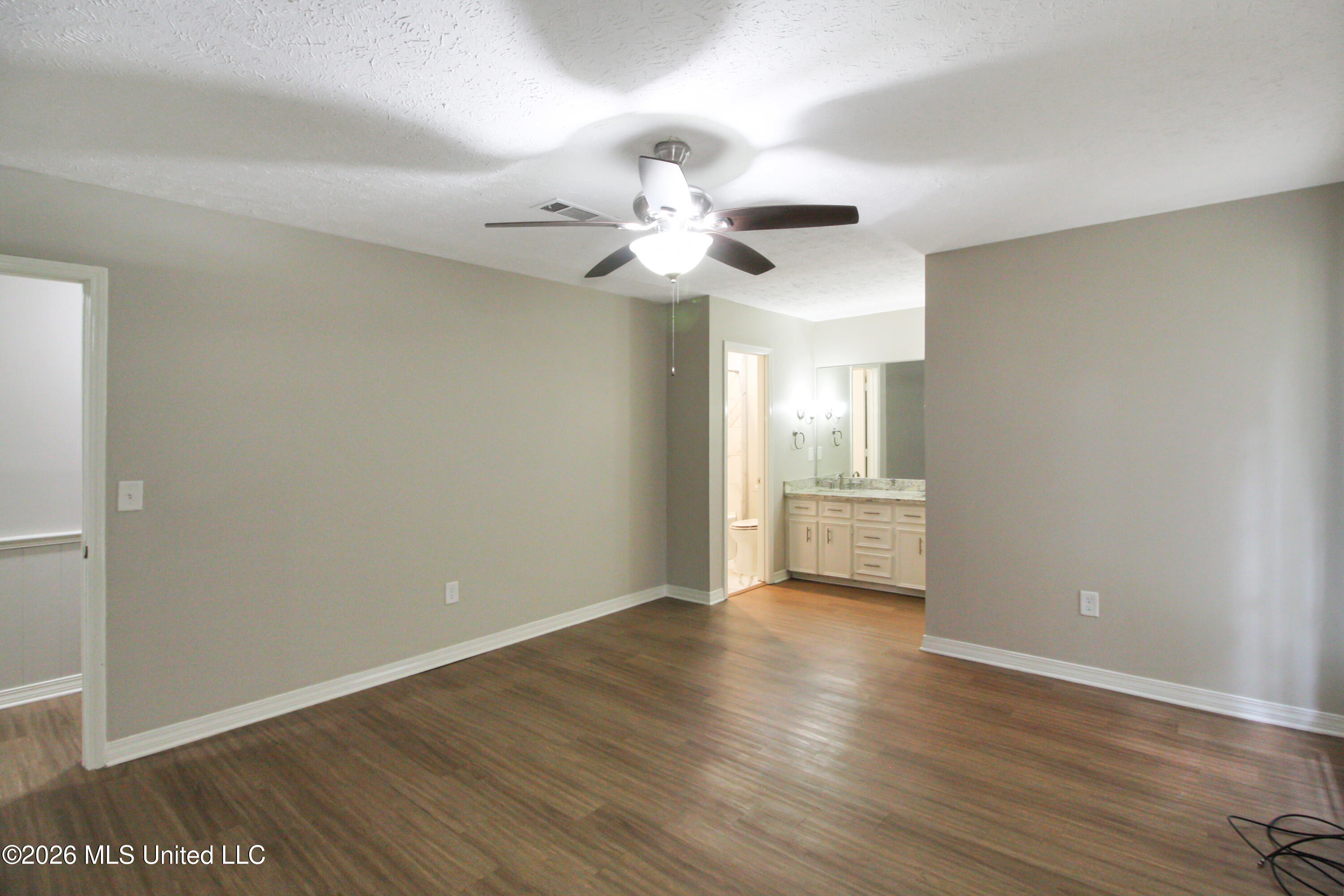 320 Helmsley Drive Property Photo 18