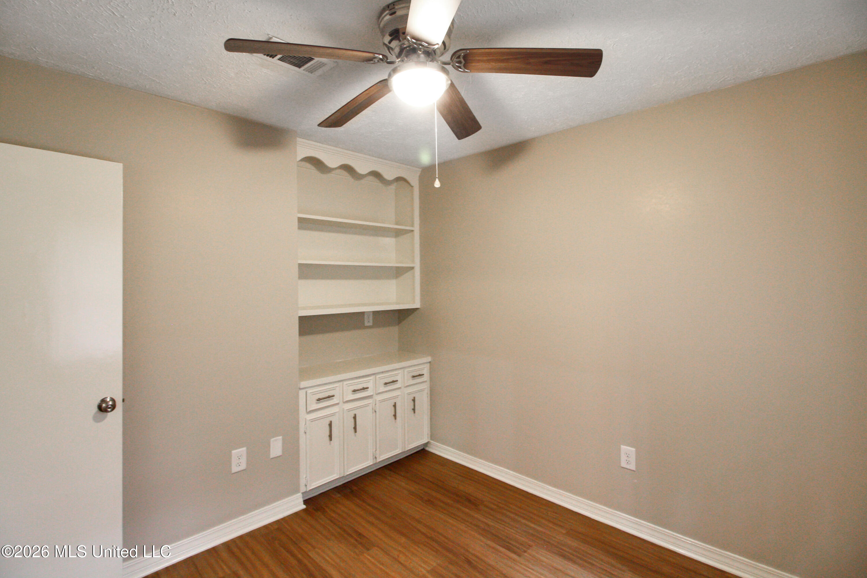 320 Helmsley Drive Property Photo 33
