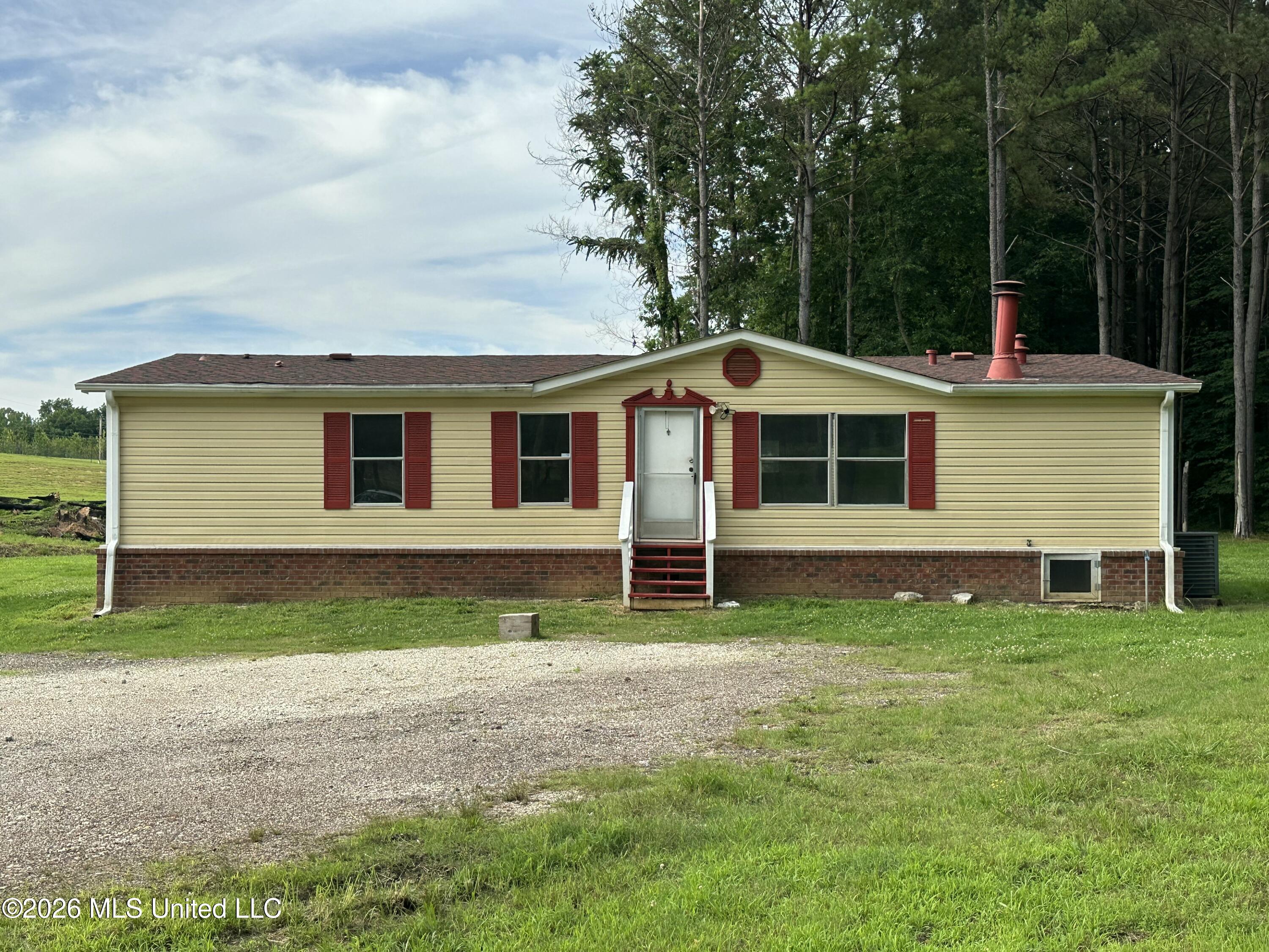 552 Bennett Circle Property Photo 1