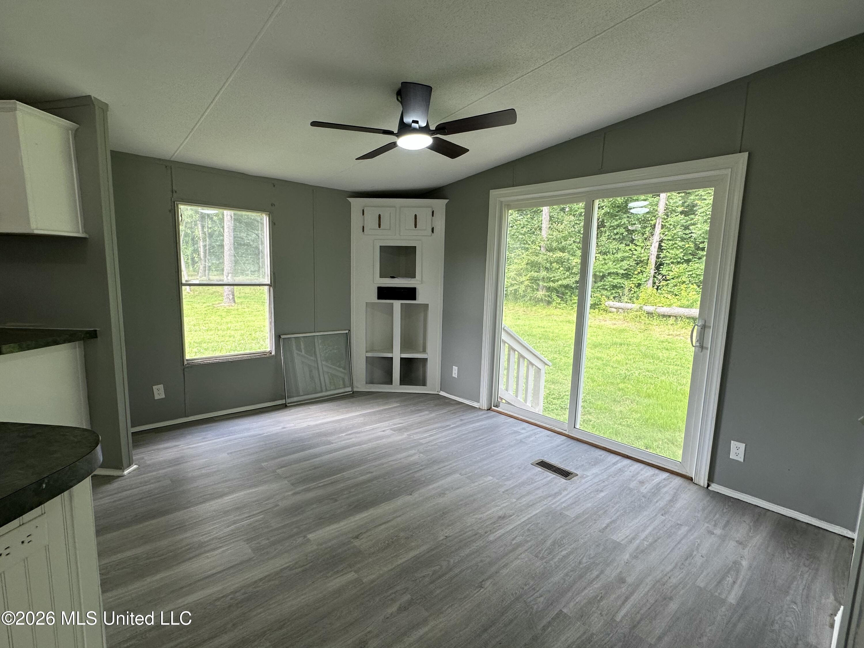 552 Bennett Circle Property Photo 5