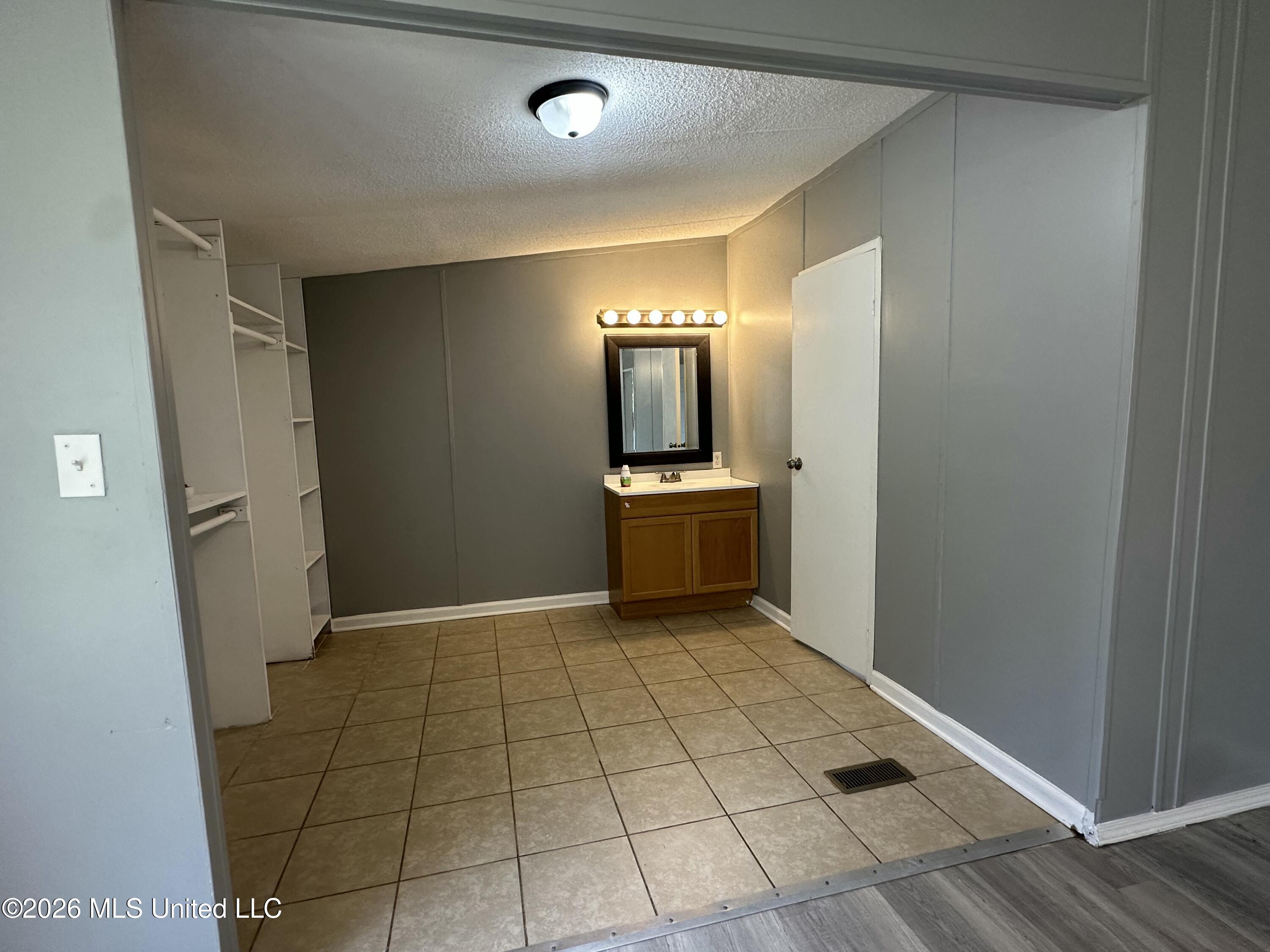 552 Bennett Circle Property Photo 7