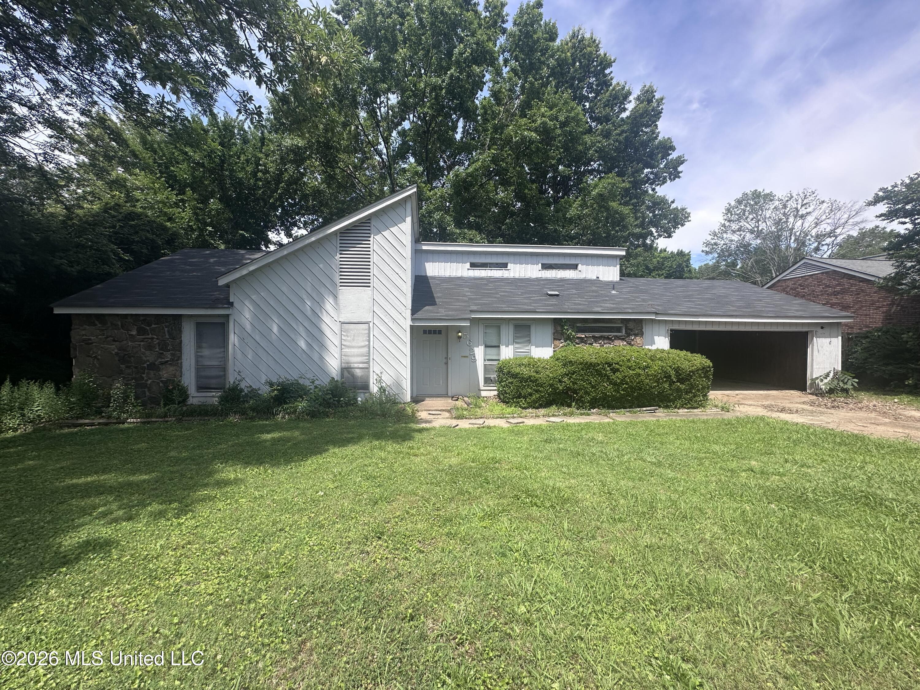 5629 Ridgetop Drive Property Photo 1