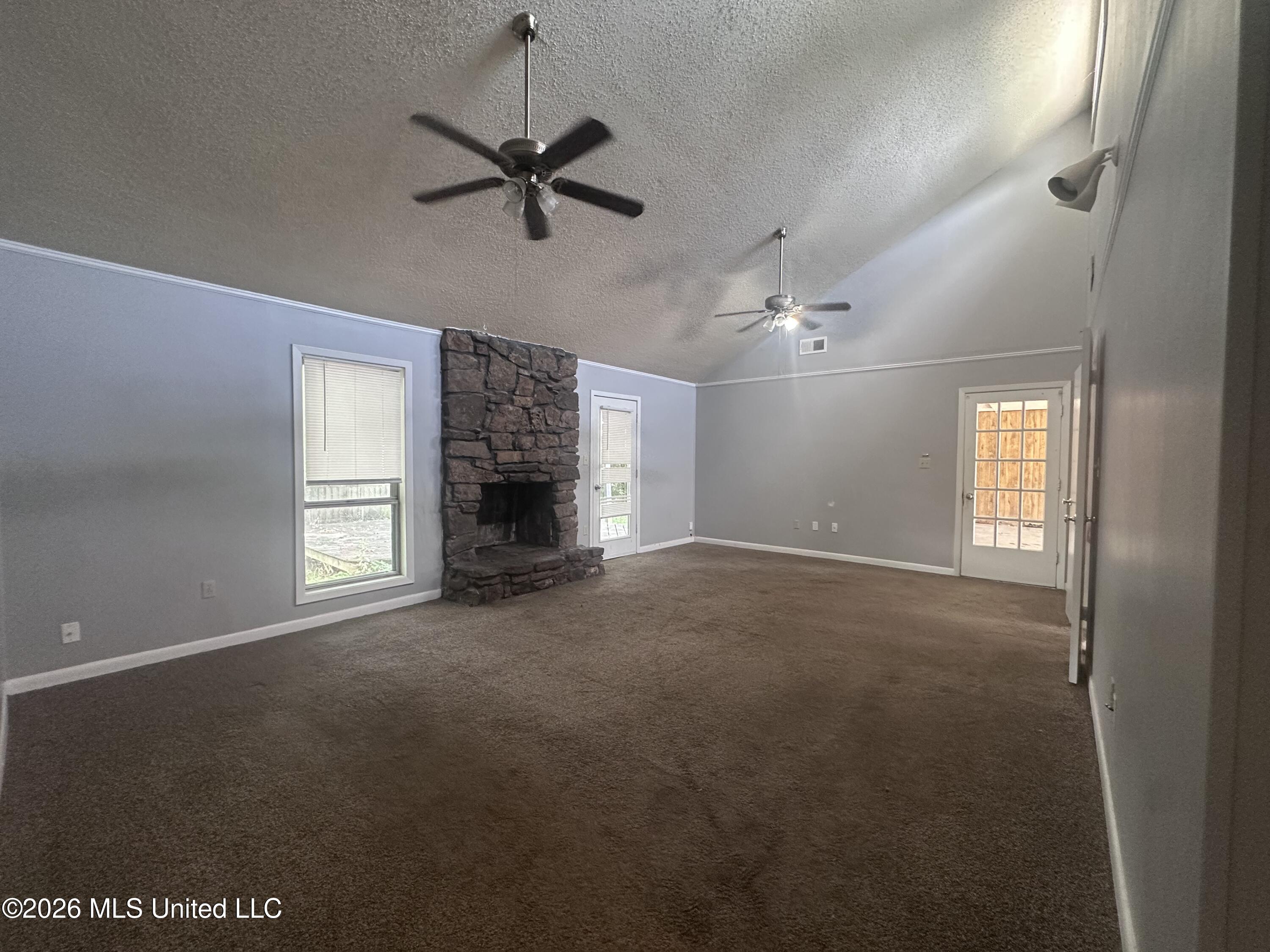 5629 Ridgetop Drive Property Photo 3