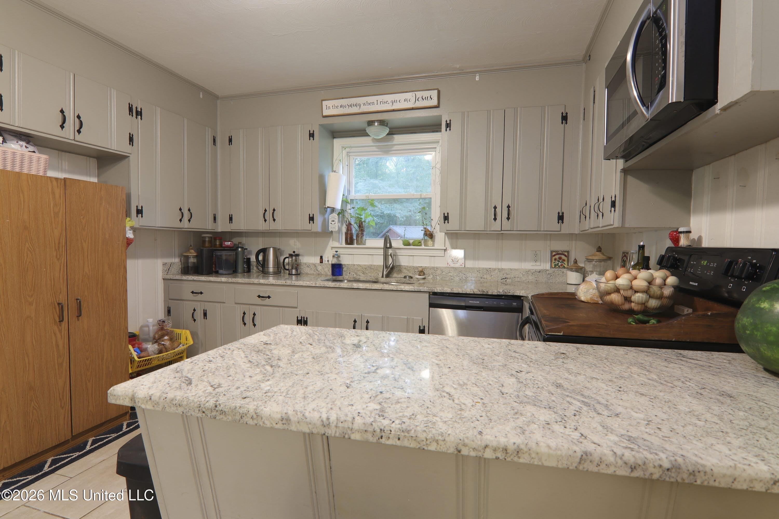 5871 S Highway 305 Property Photo 6