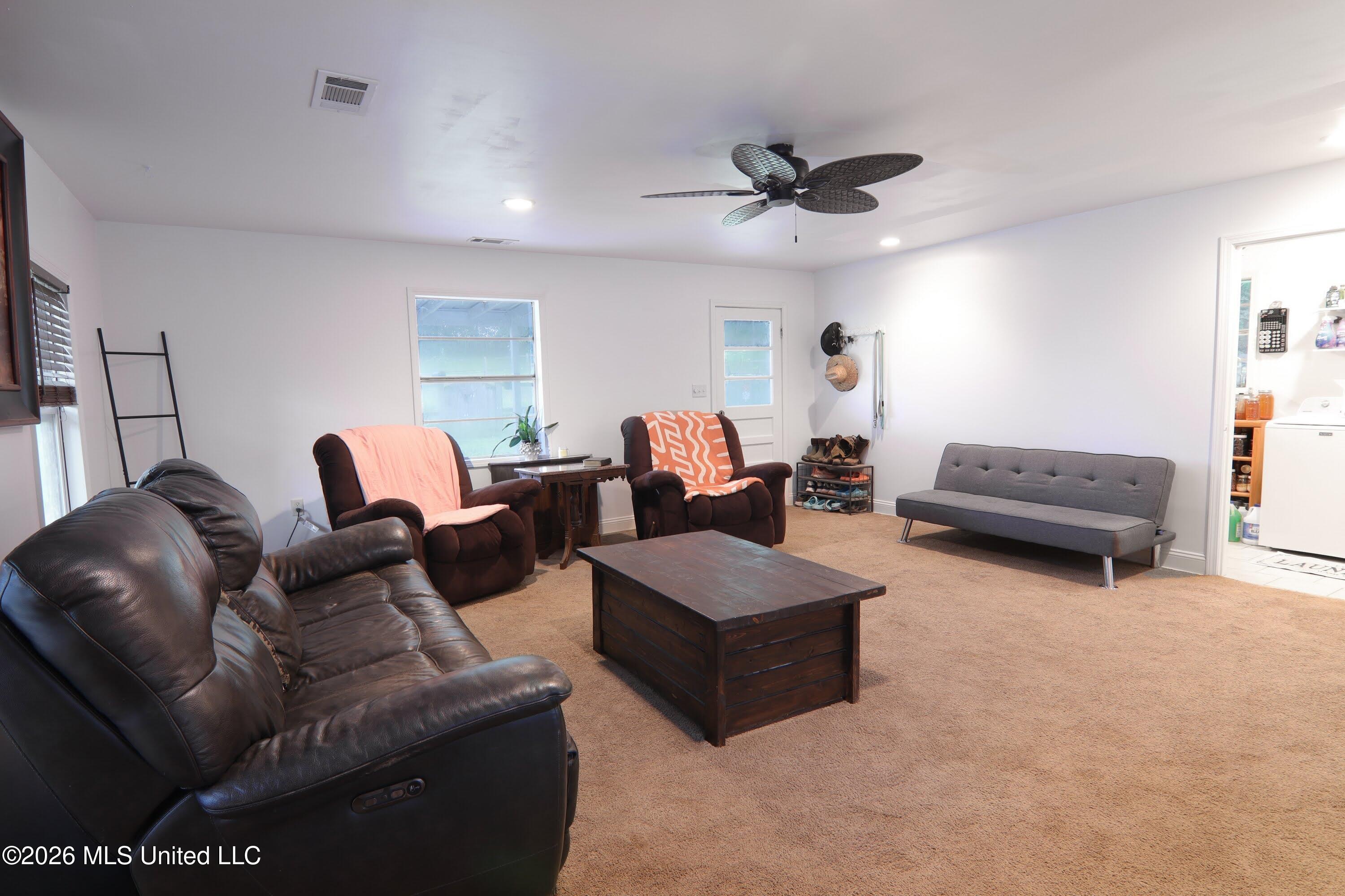 5871 S Highway 305 Property Photo 9
