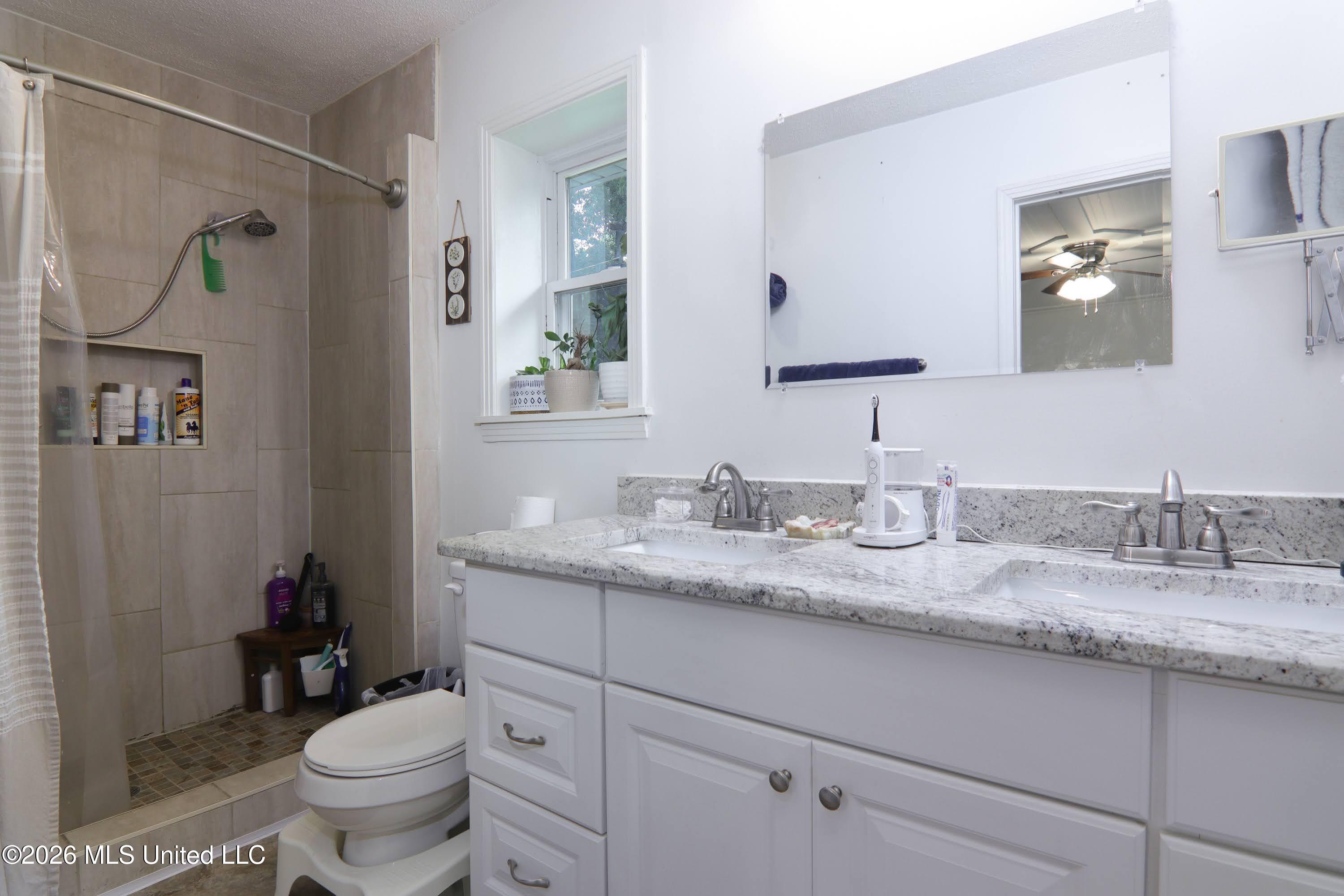 5871 S Highway 305 Property Photo 11