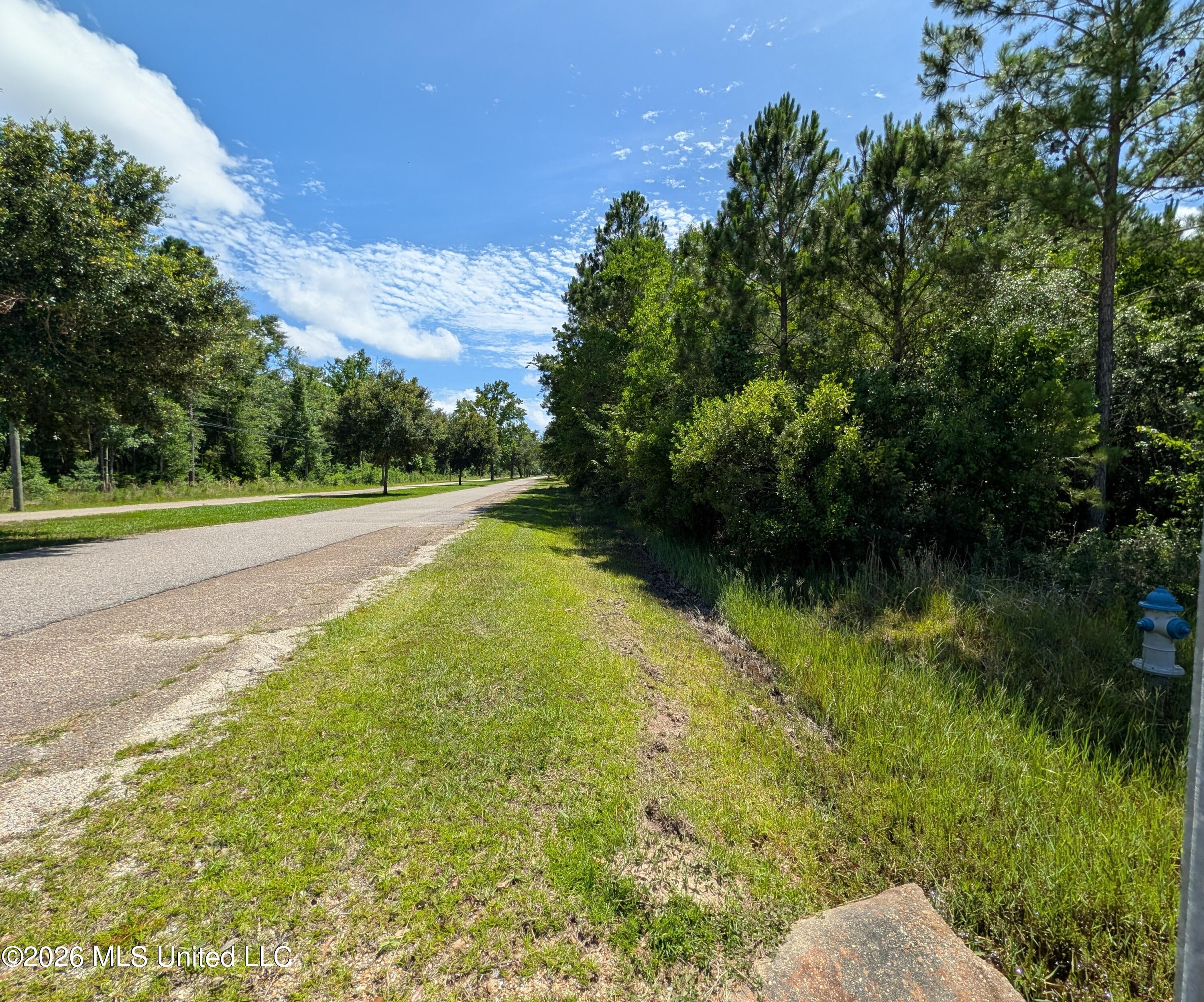 2332 Airport Drive Property Photo 2