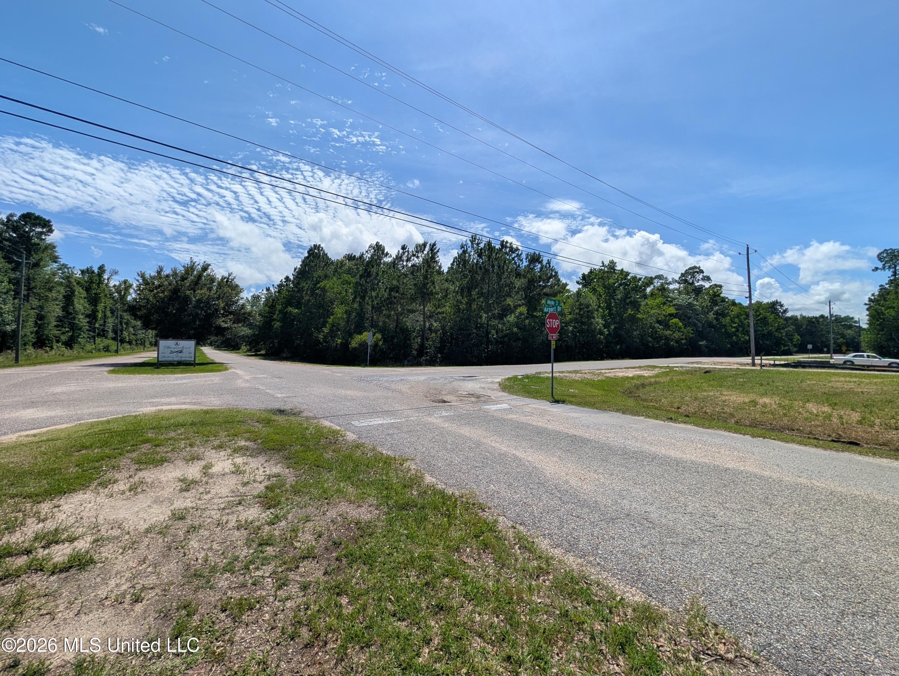 2332 Airport Drive Property Photo 14