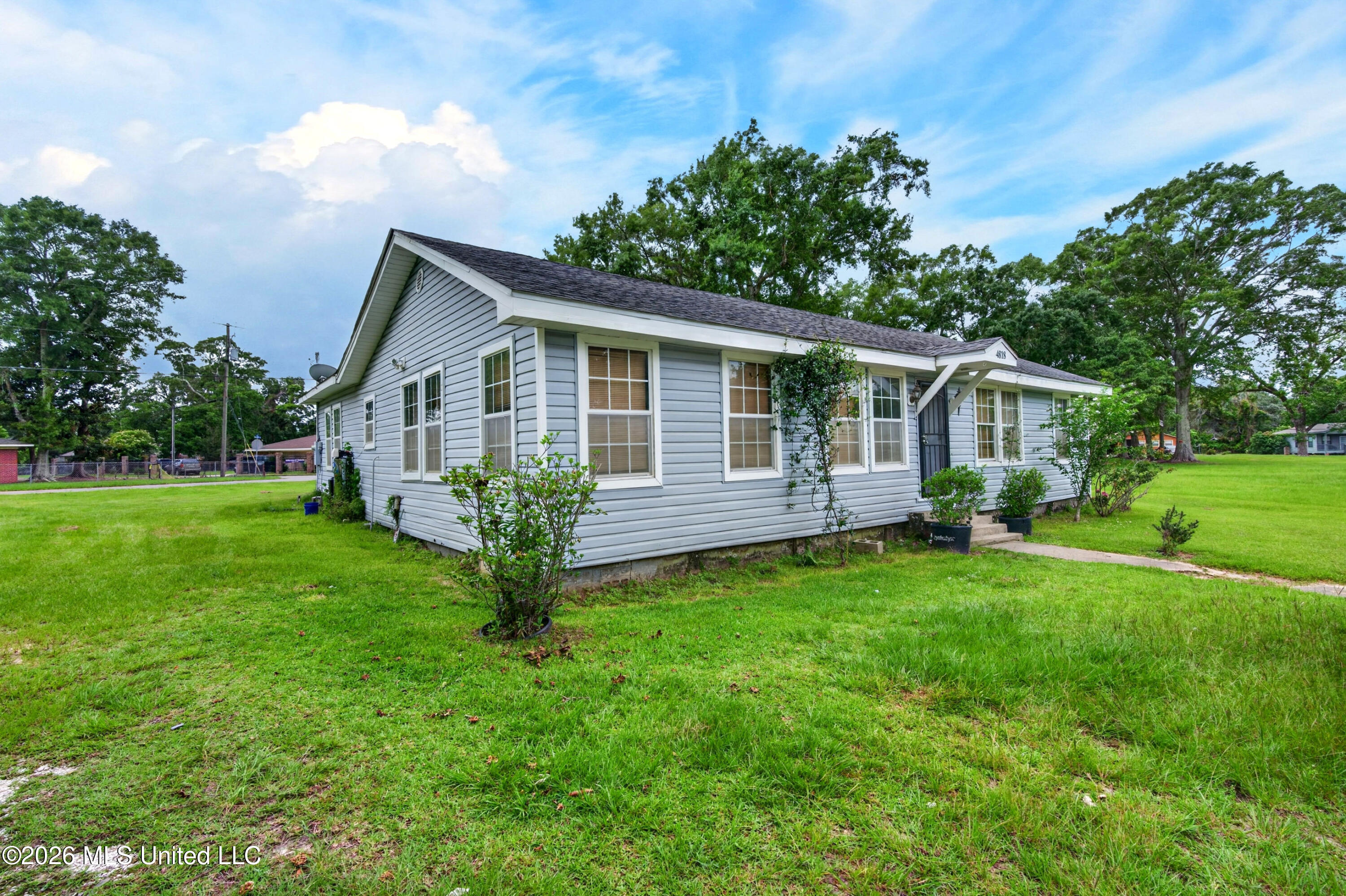 4818 Mcinnis Avenue Property Photo 4
