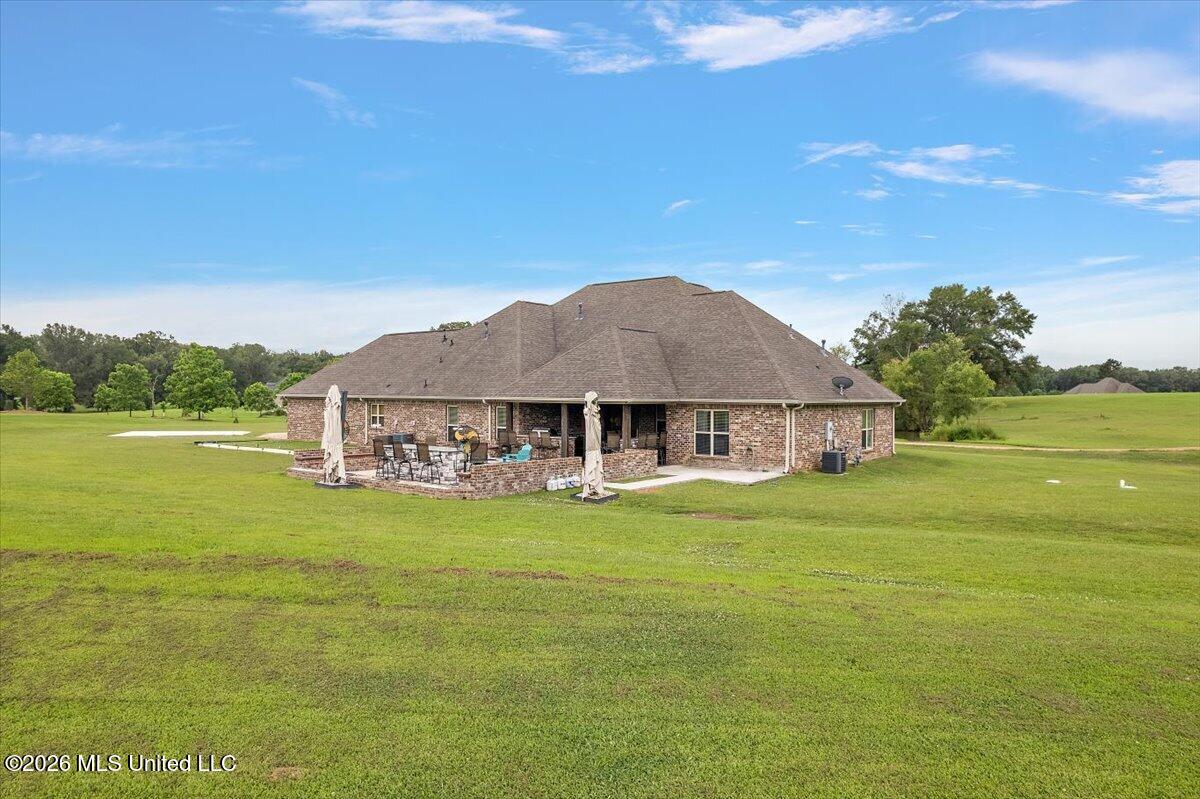 140 Winchester Drive Property Photo 6