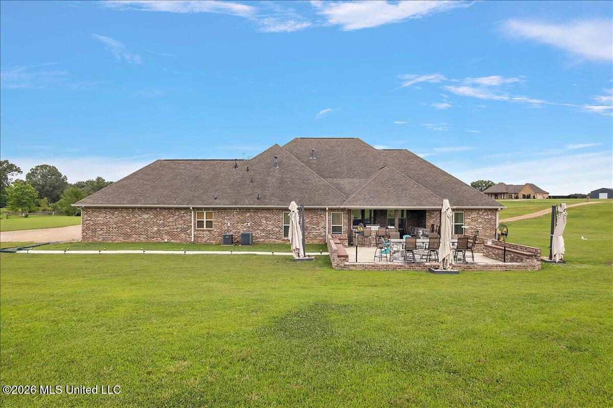 140 Winchester Drive Property Photo 8