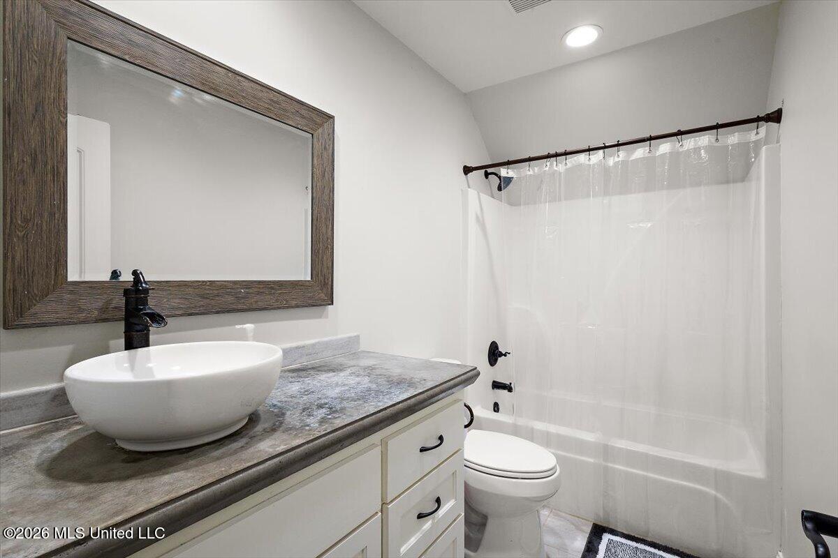 140 Winchester Drive Property Photo 44
