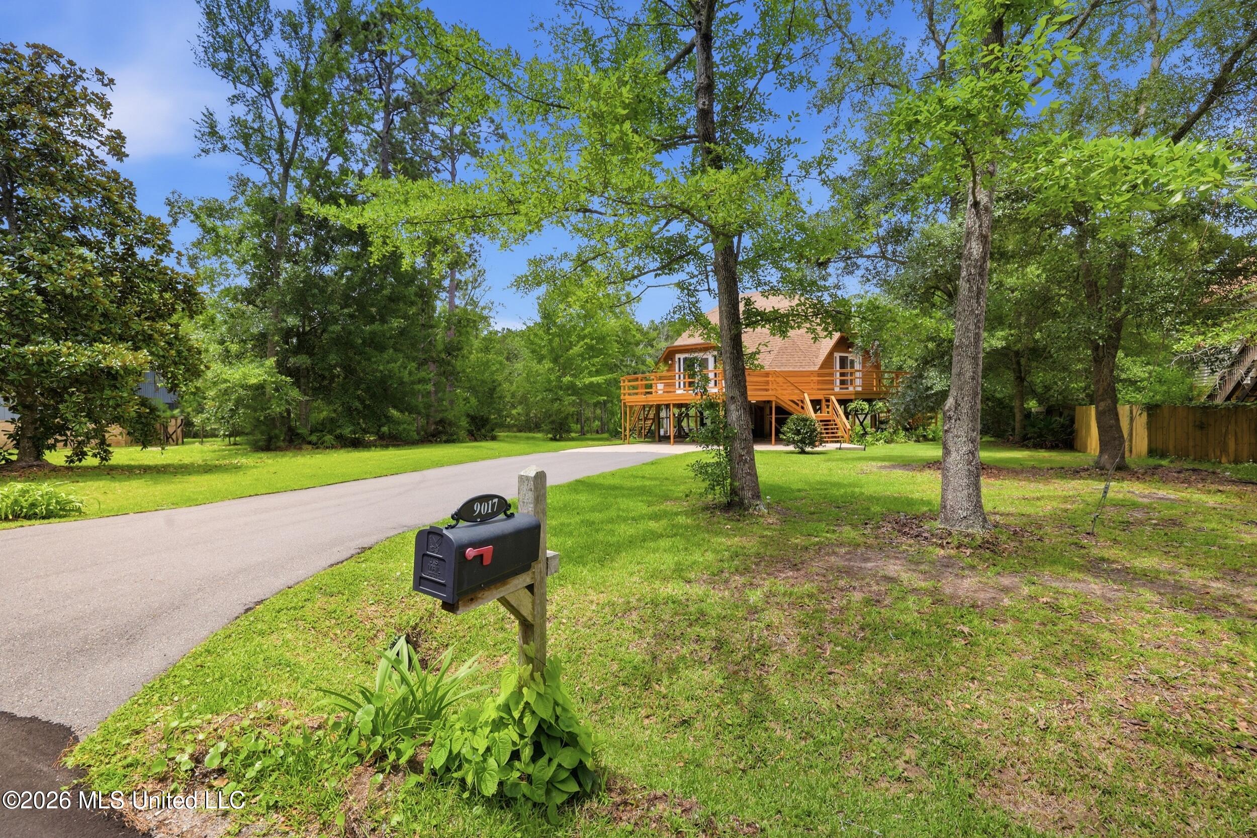9017 W Simmons Circle Property Photo 3