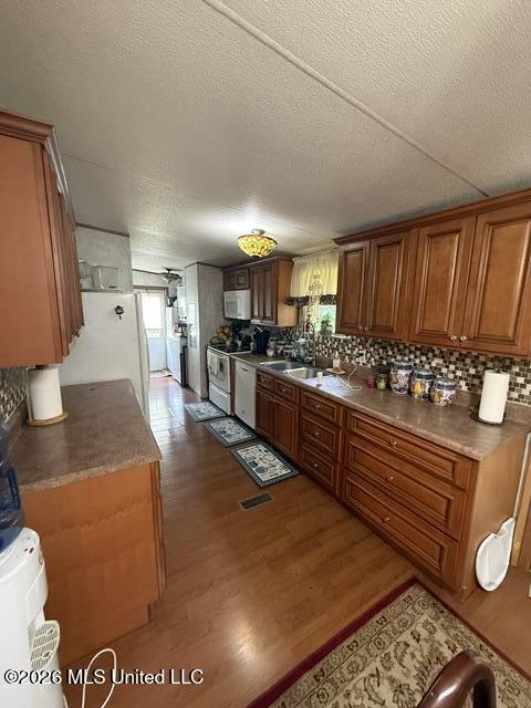 26042 Creek Cove Property Photo 4