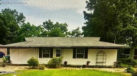 98 Russell Boulevard Property Photo 1