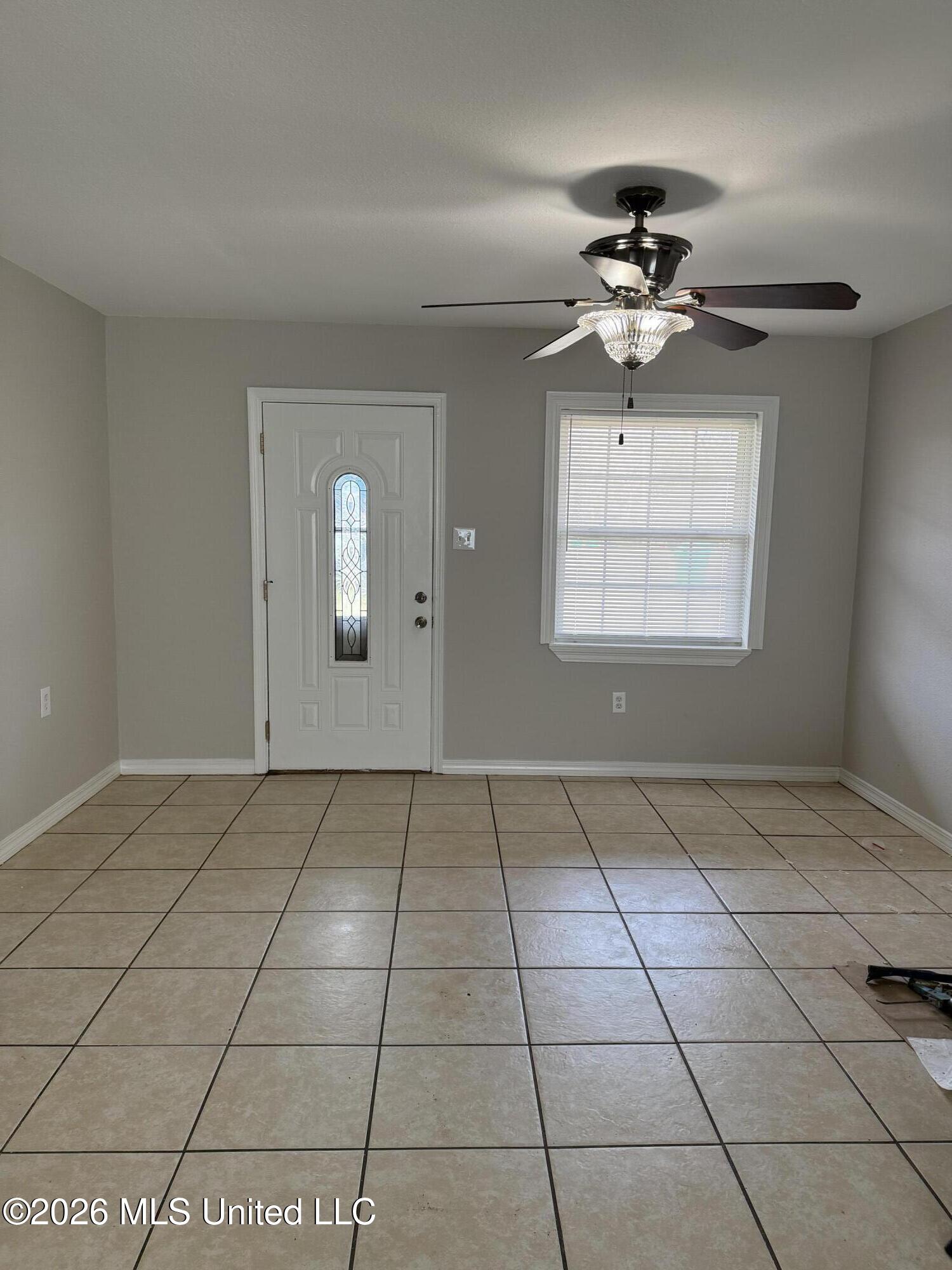 98 Russell Boulevard Property Photo 3