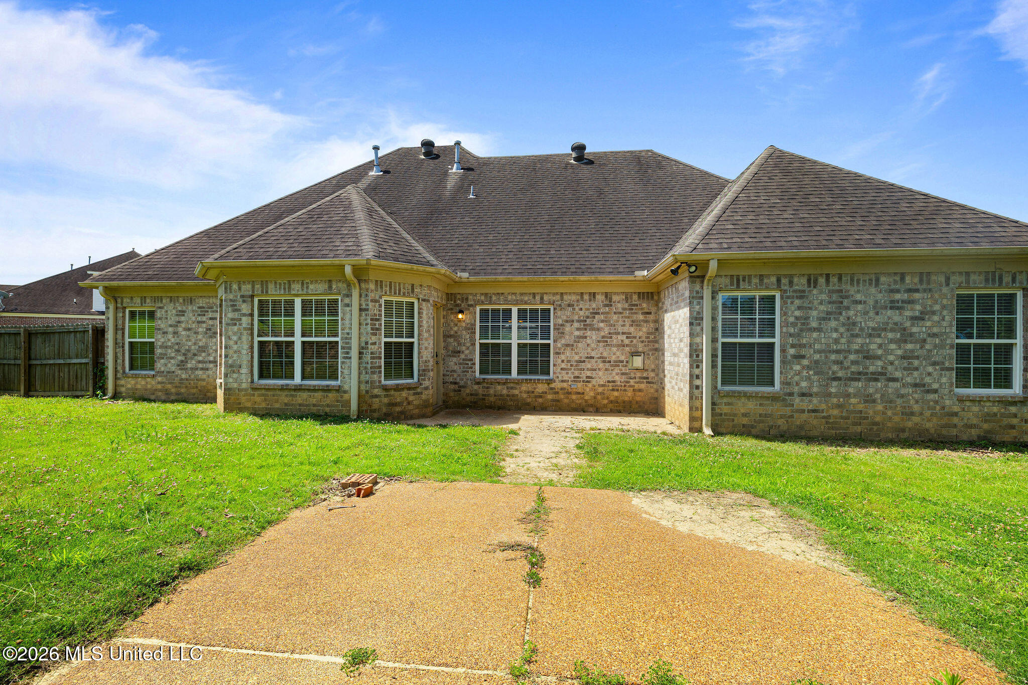 2890 Colony Cove Property Photo 3