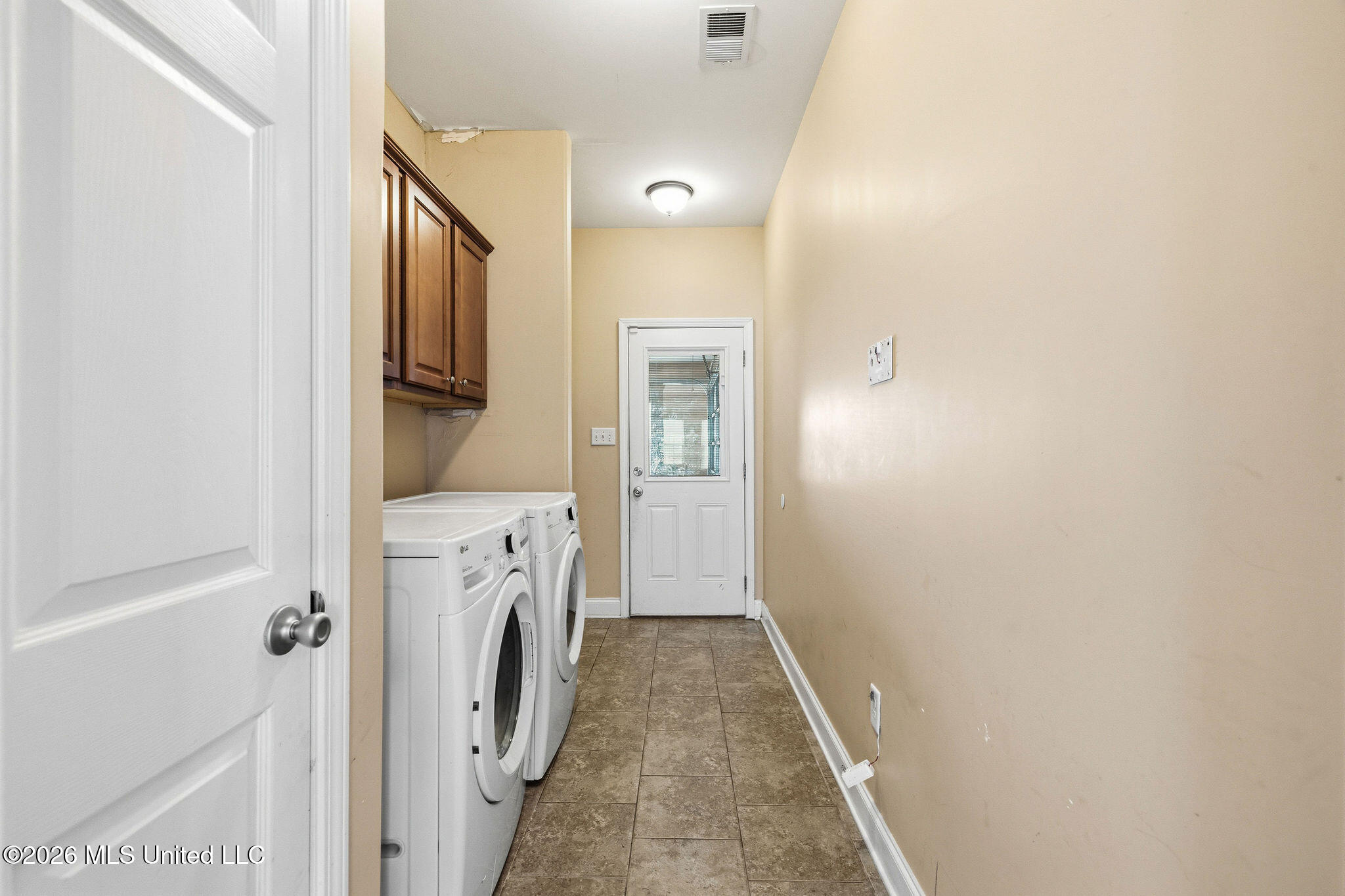 2890 Colony Cove Property Photo 37