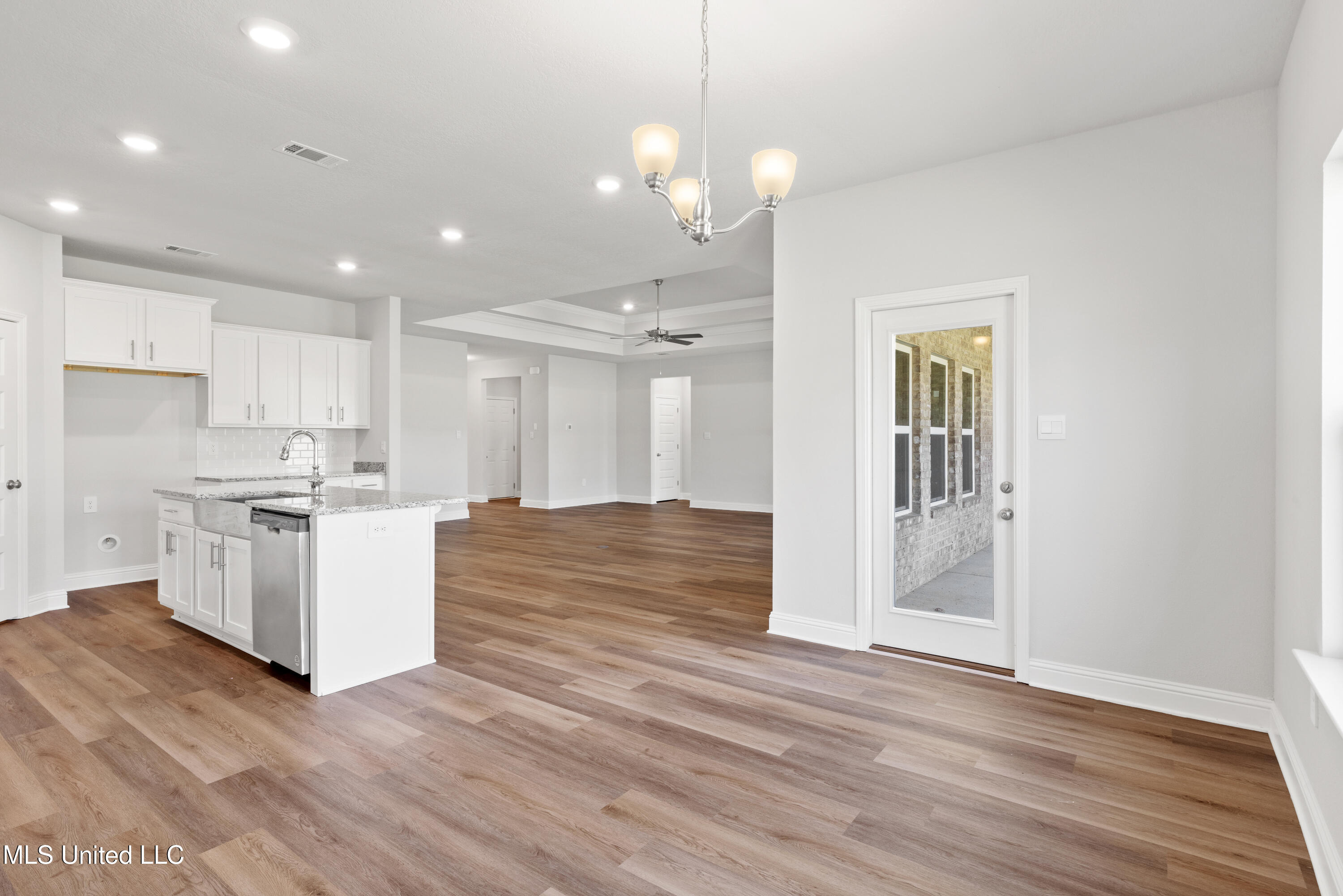 16010 Blue Ridge Drive Property Photo 11