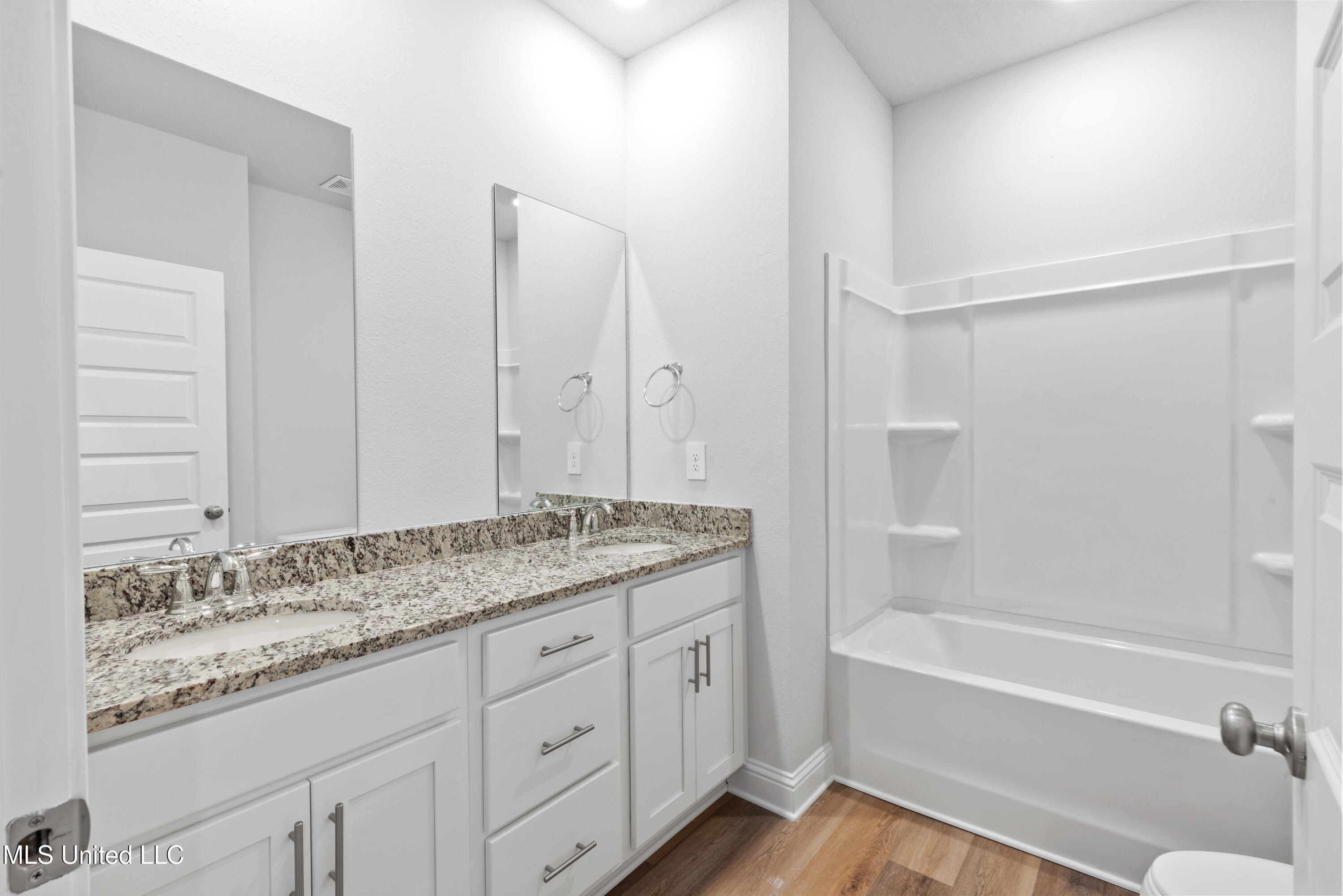 16010 Blue Ridge Drive Property Photo 24