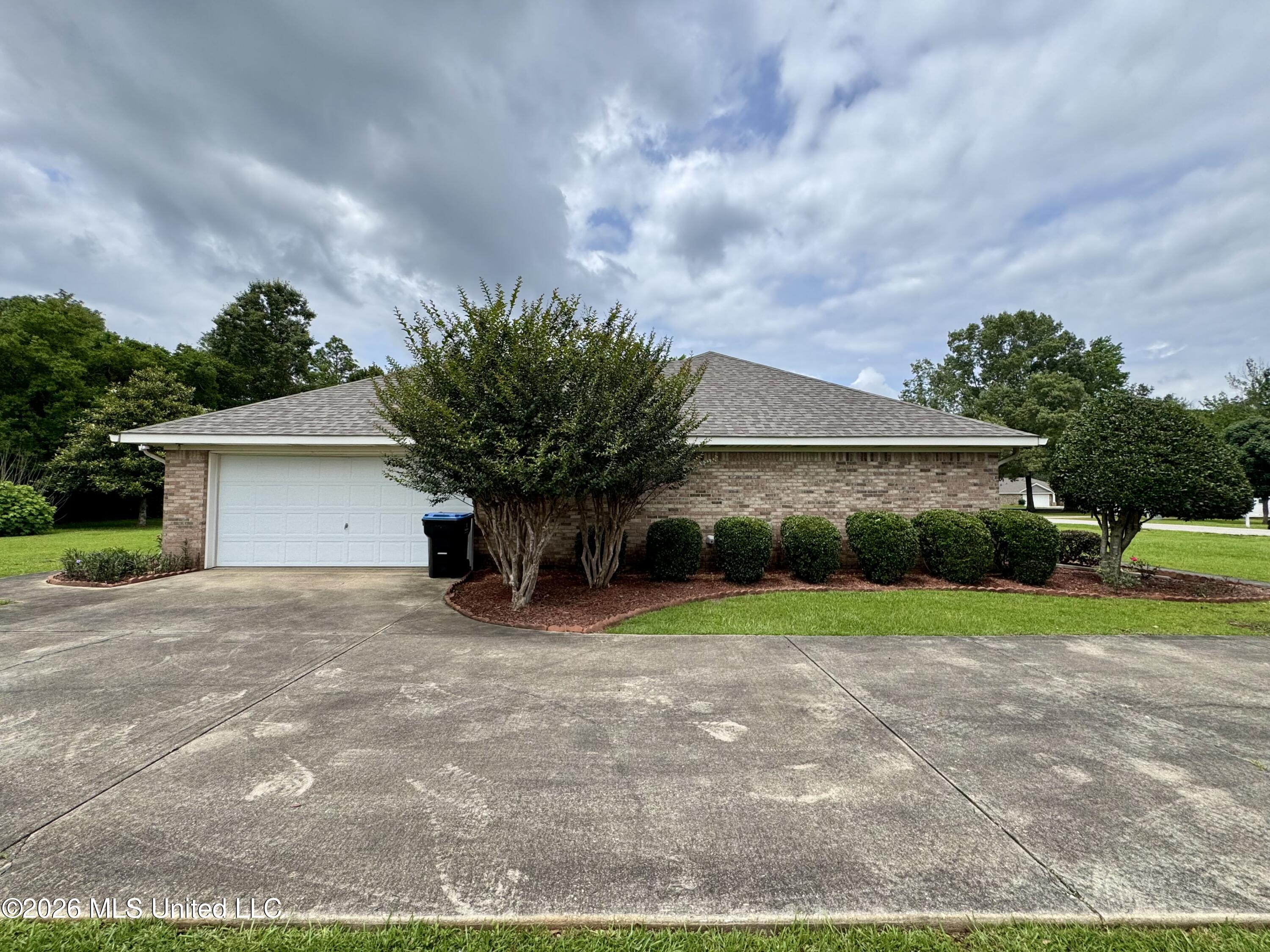 36 Maci Lane Property Photo 6