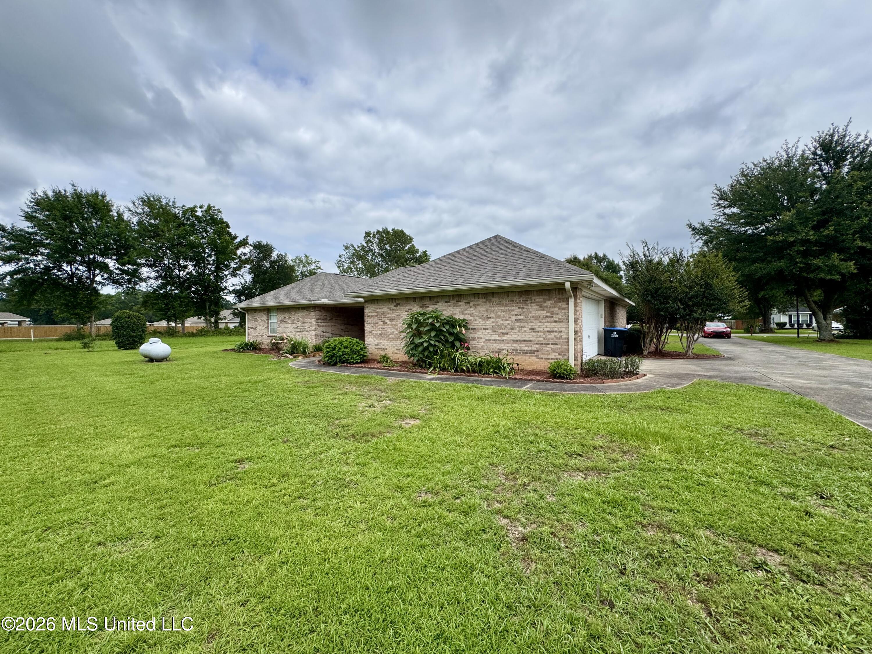 36 Maci Lane Property Photo 7