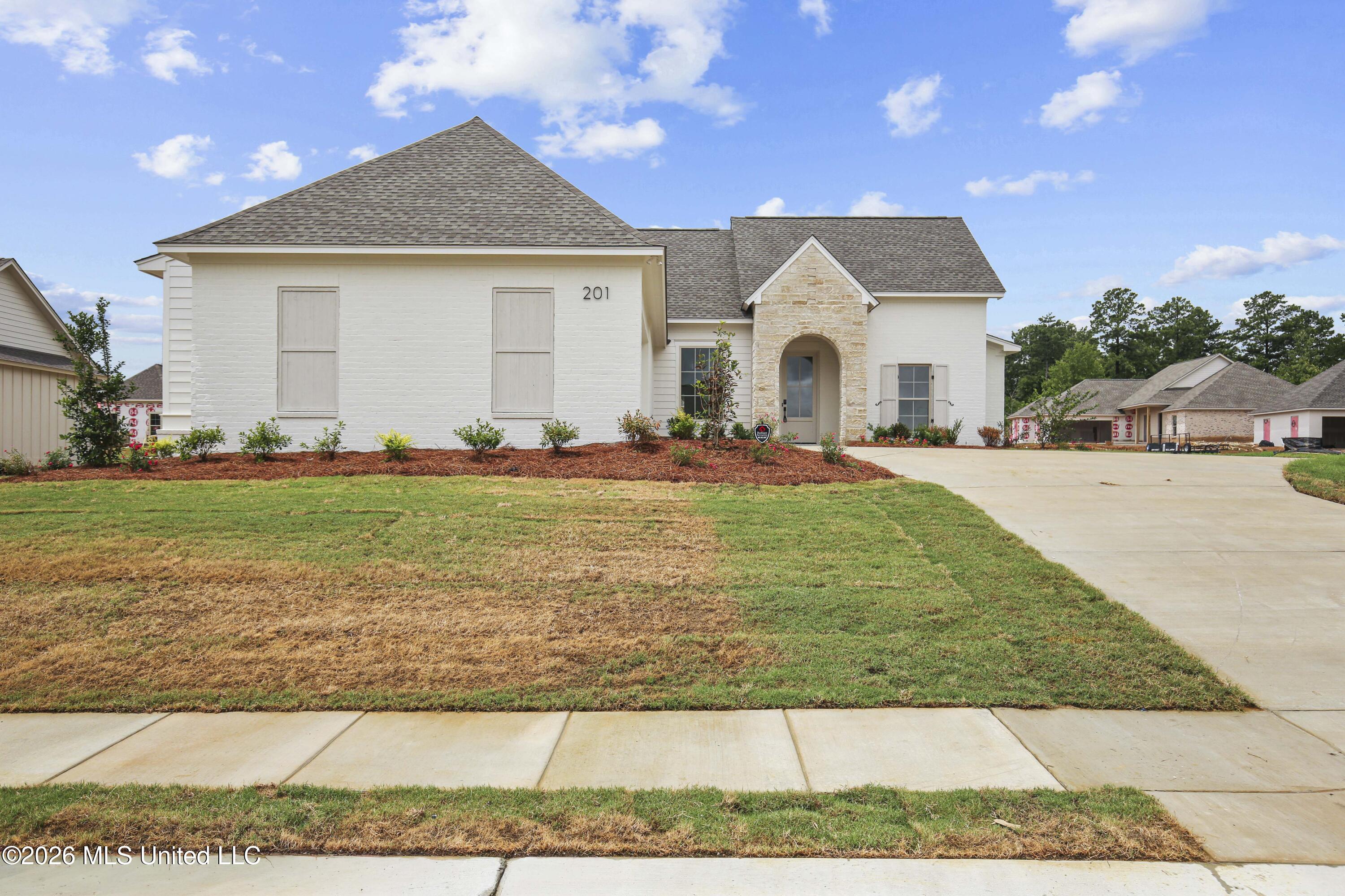 201 Benners Lane Property Photo 1