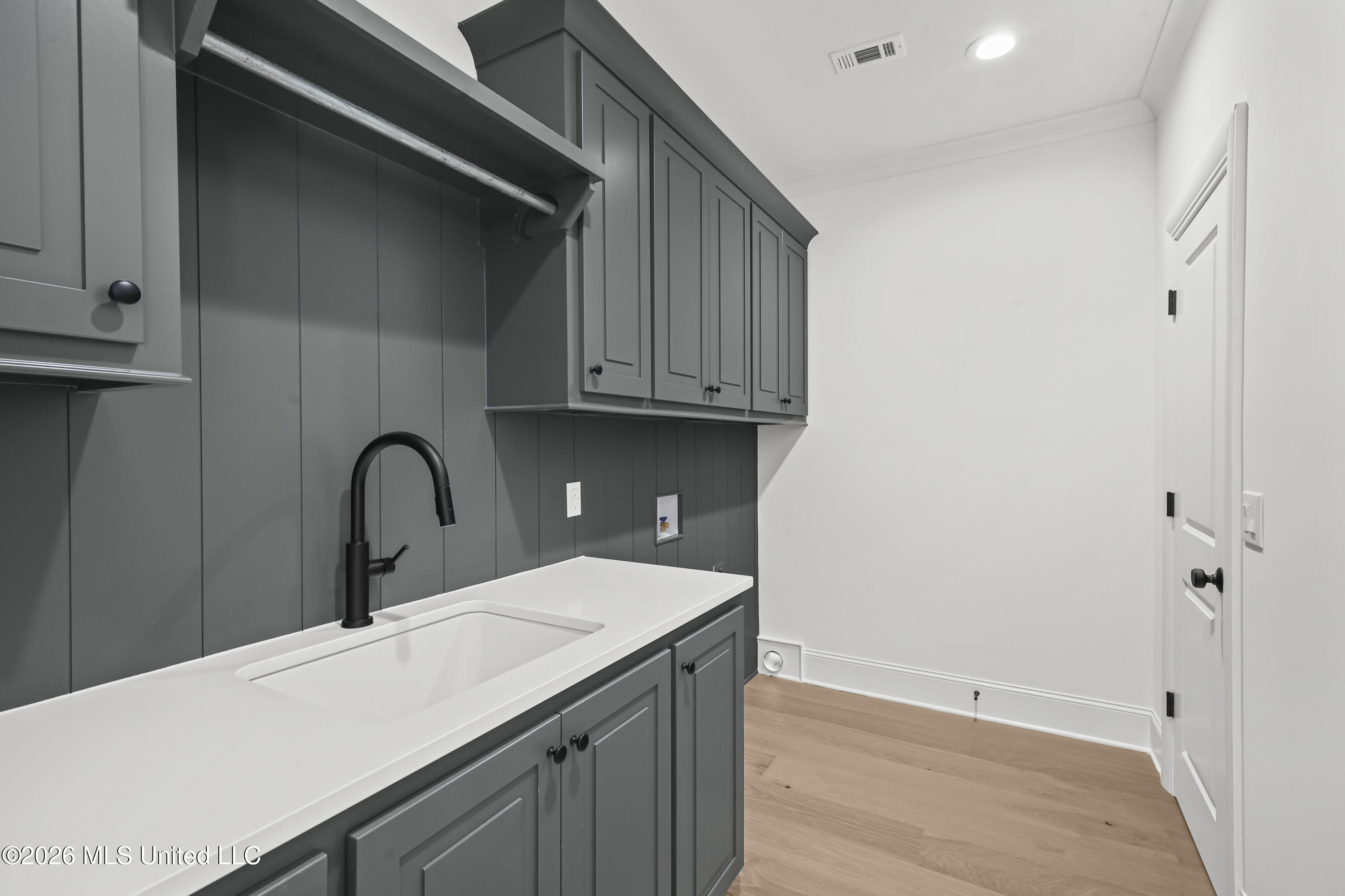 201 Benners Lane Property Photo 9