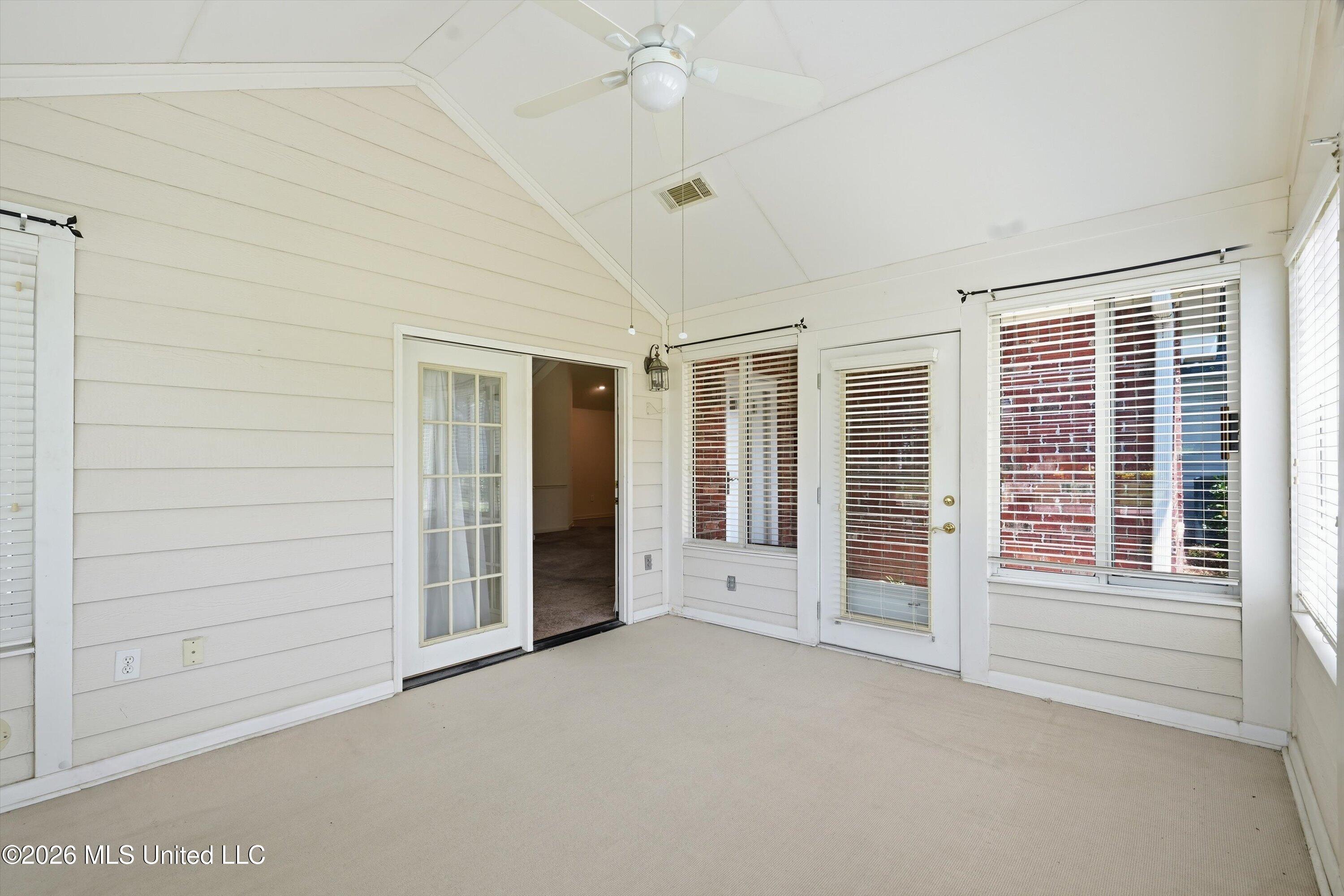 1123 Gerrits Landing Property Photo 9