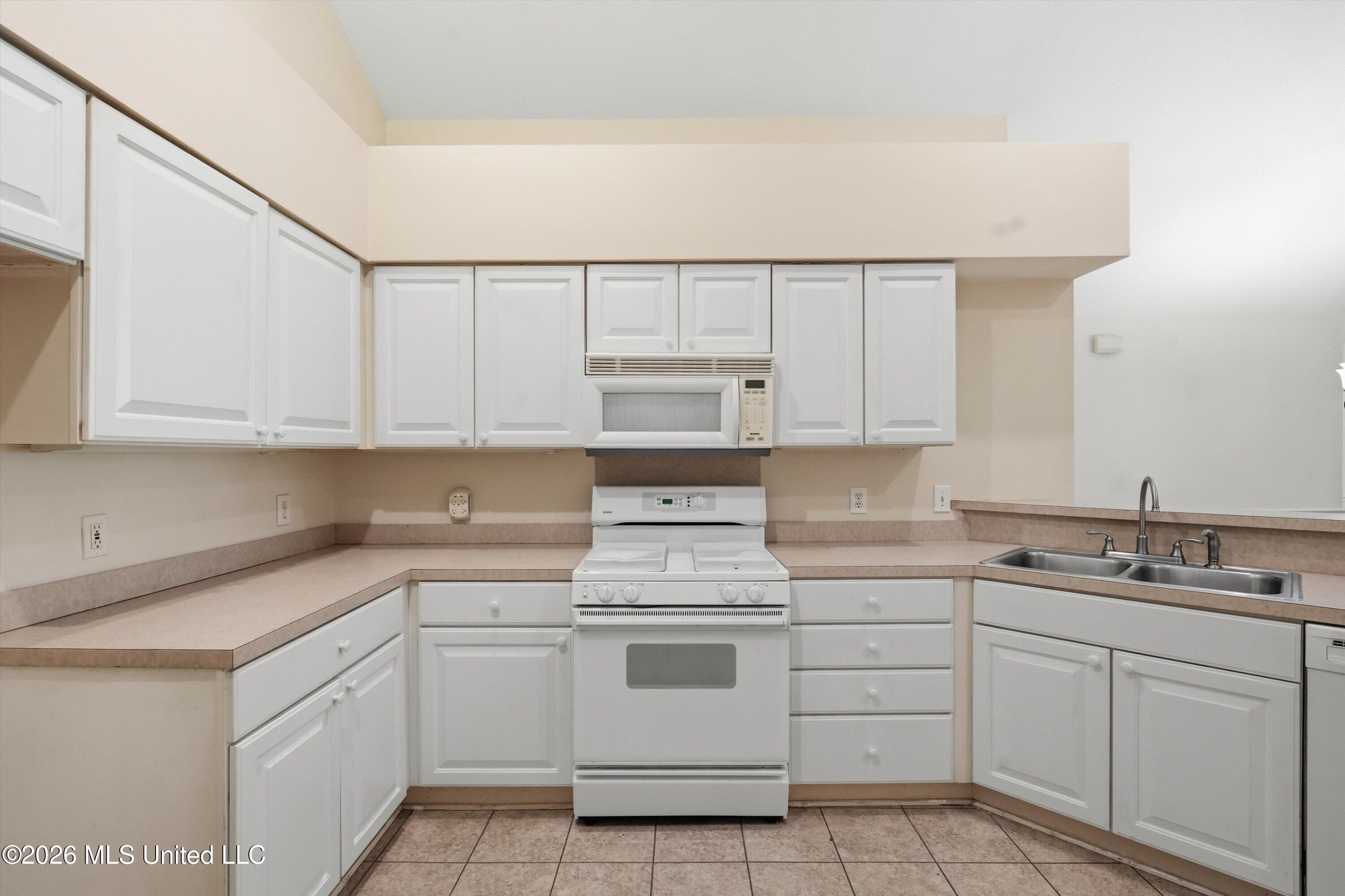 1123 Gerrits Landing Property Photo 15