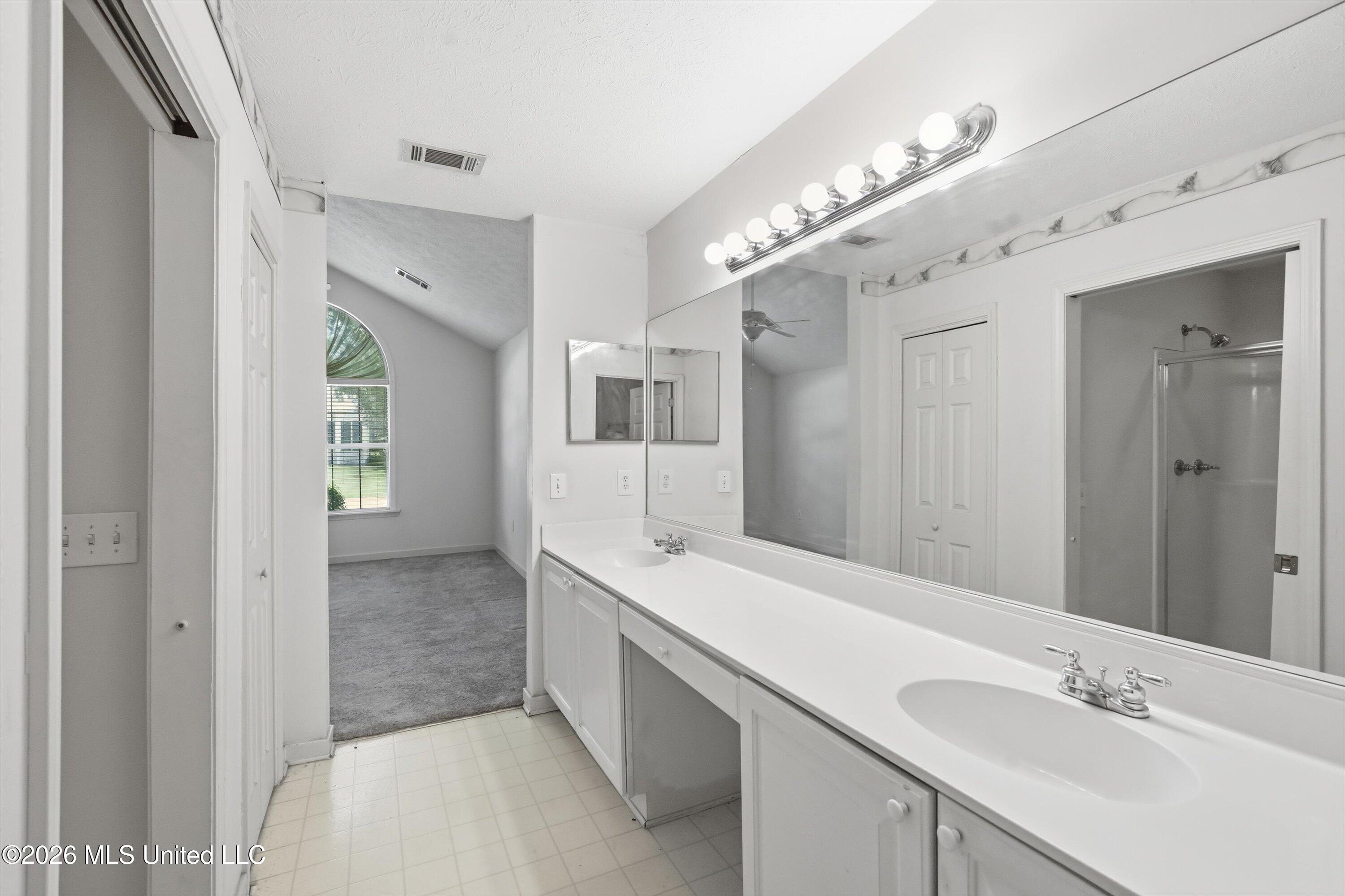 1123 Gerrits Landing Property Photo 23