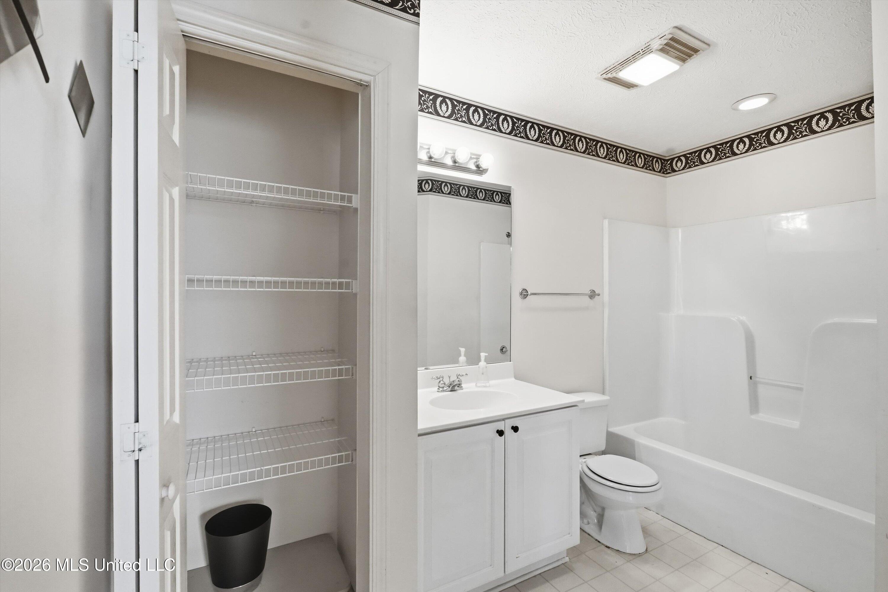 1123 Gerrits Landing Property Photo 28