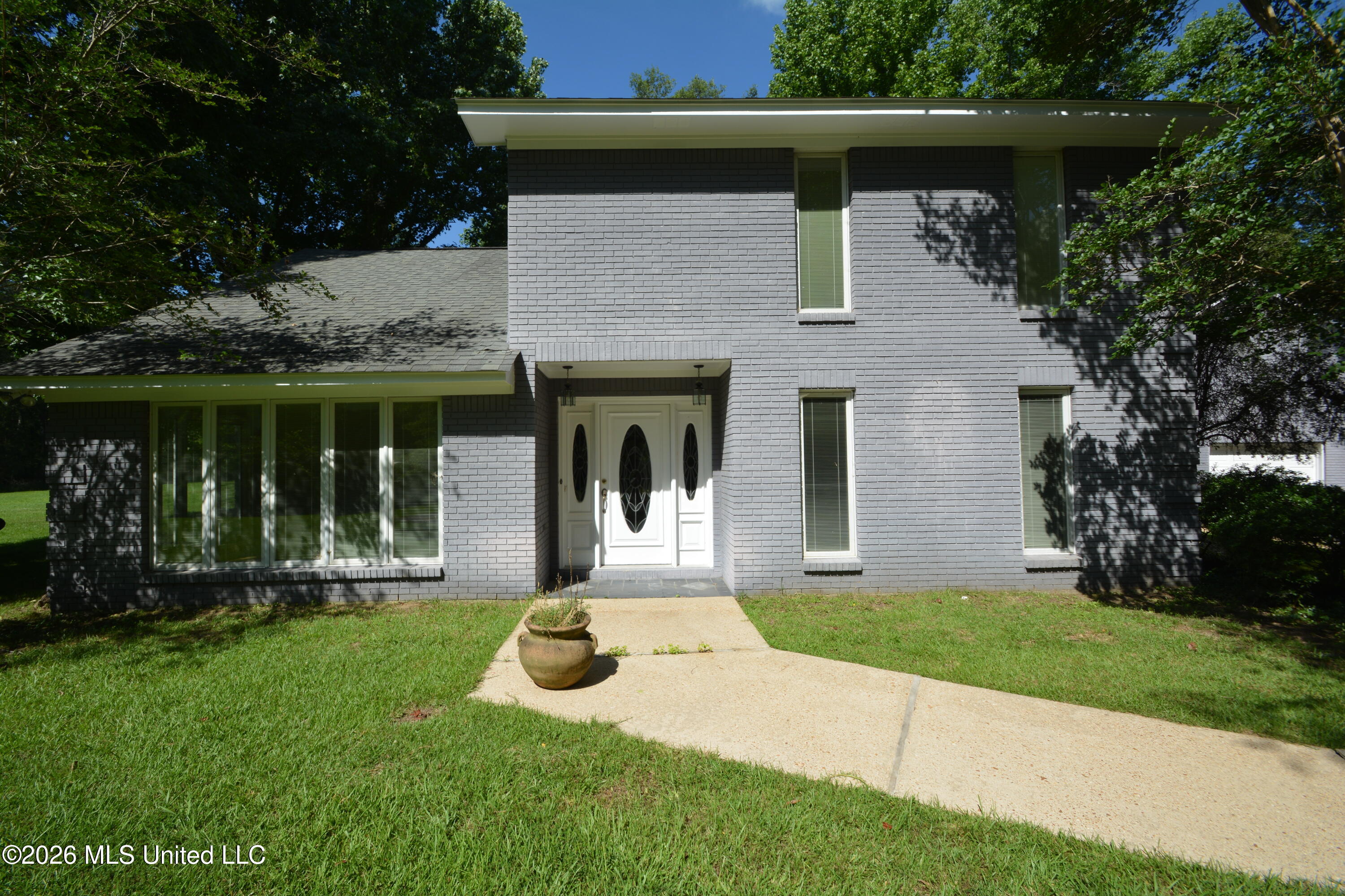 112 Tall Oaks Street Property Photo 3