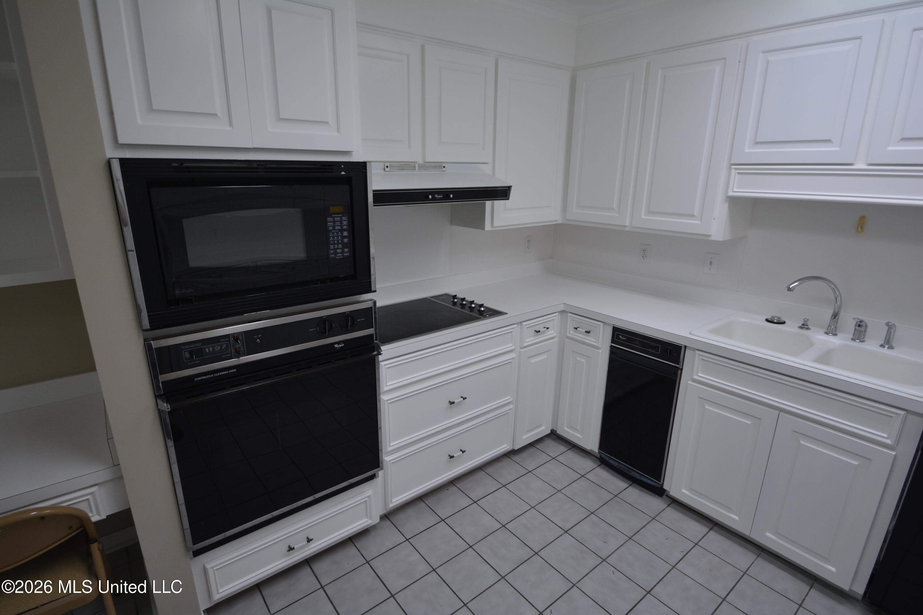112 Tall Oaks Street Property Photo 25