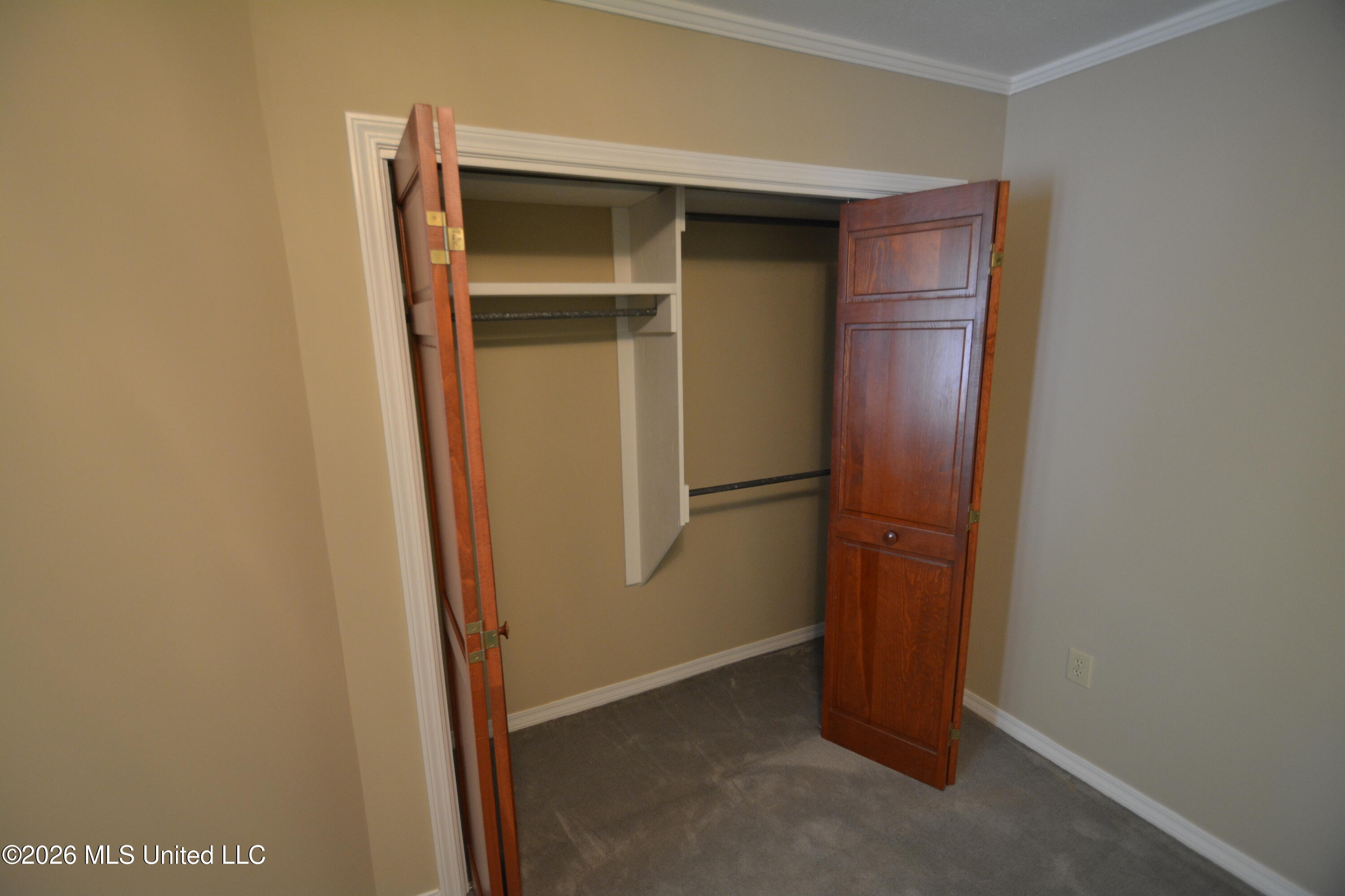112 Tall Oaks Street Property Photo 39