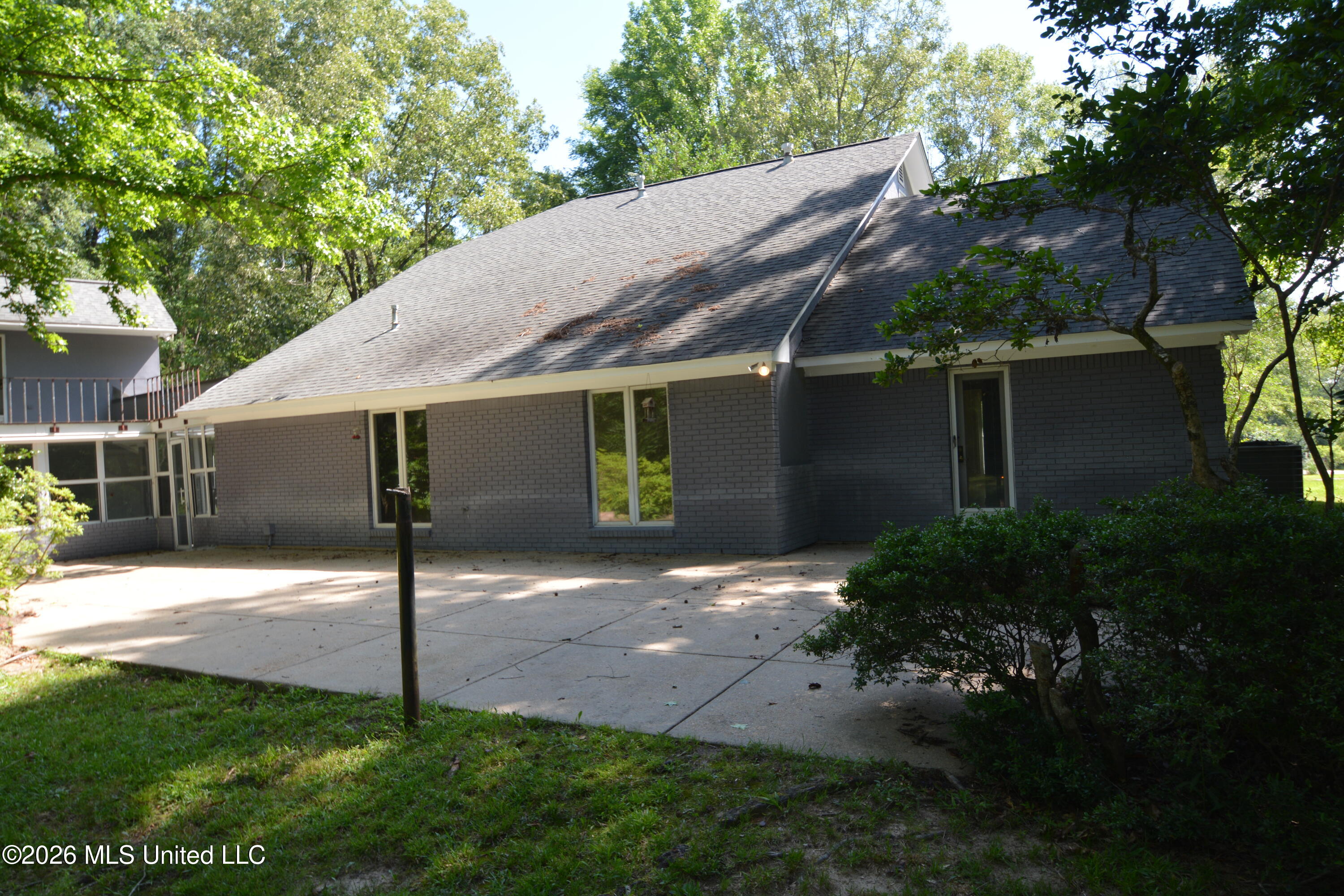 112 Tall Oaks Street Property Photo 68