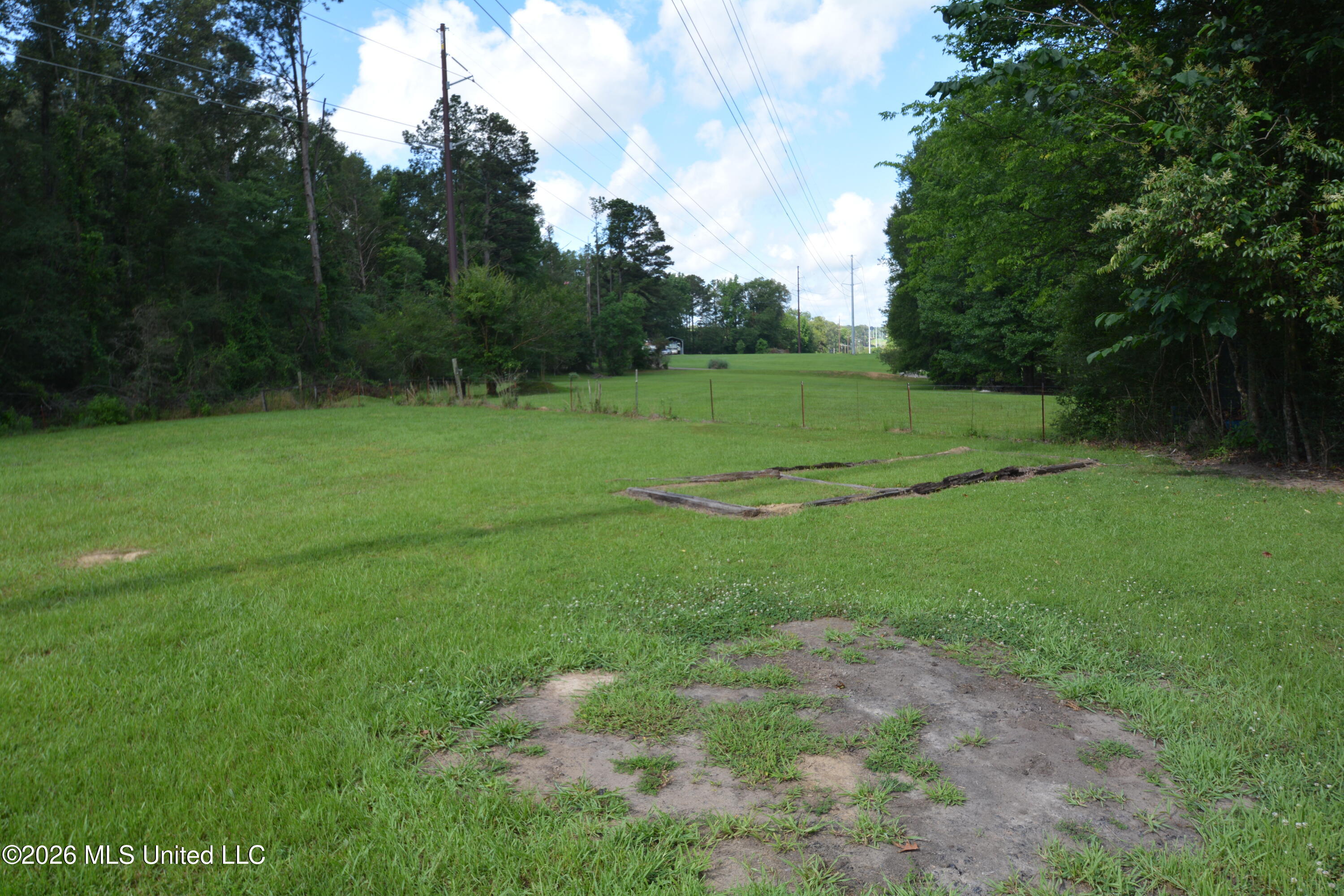 112 Tall Oaks Street Property Photo 75