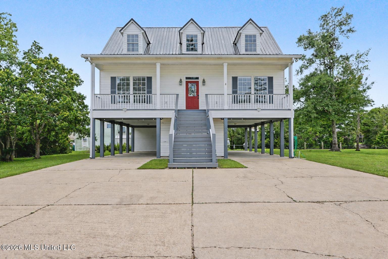 15015 Sioux Place Property Photo 1