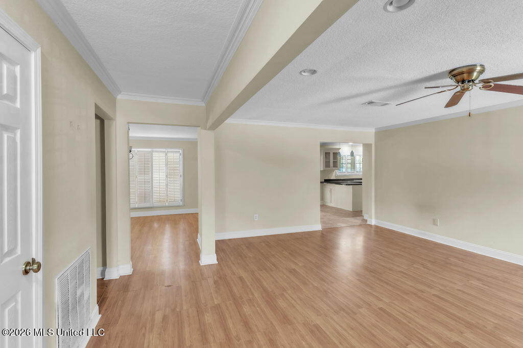 1513 Woodhaven Street Property Photo 4