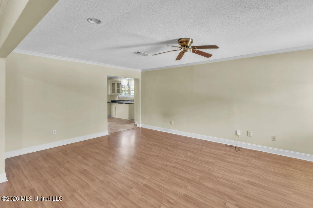 1513 Woodhaven Street Property Photo 5