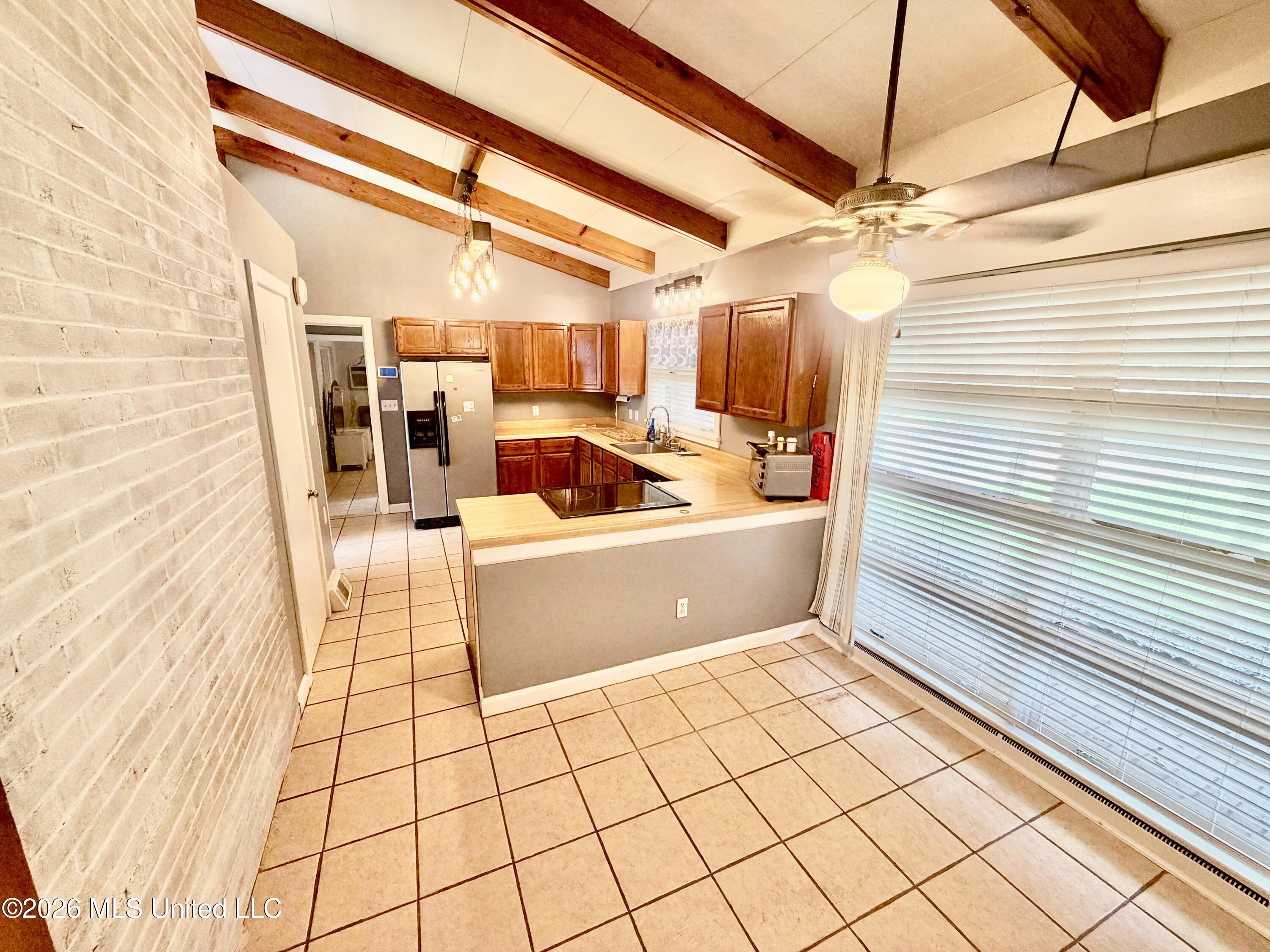 1414 Shelby Drive Property Photo 5